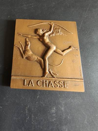 老王徽章第186期 - 法国省级高级狩猎联合会方形大铜章     大师莫隆与Clemenich联合创作     尺寸50×52mm     重量96.6g