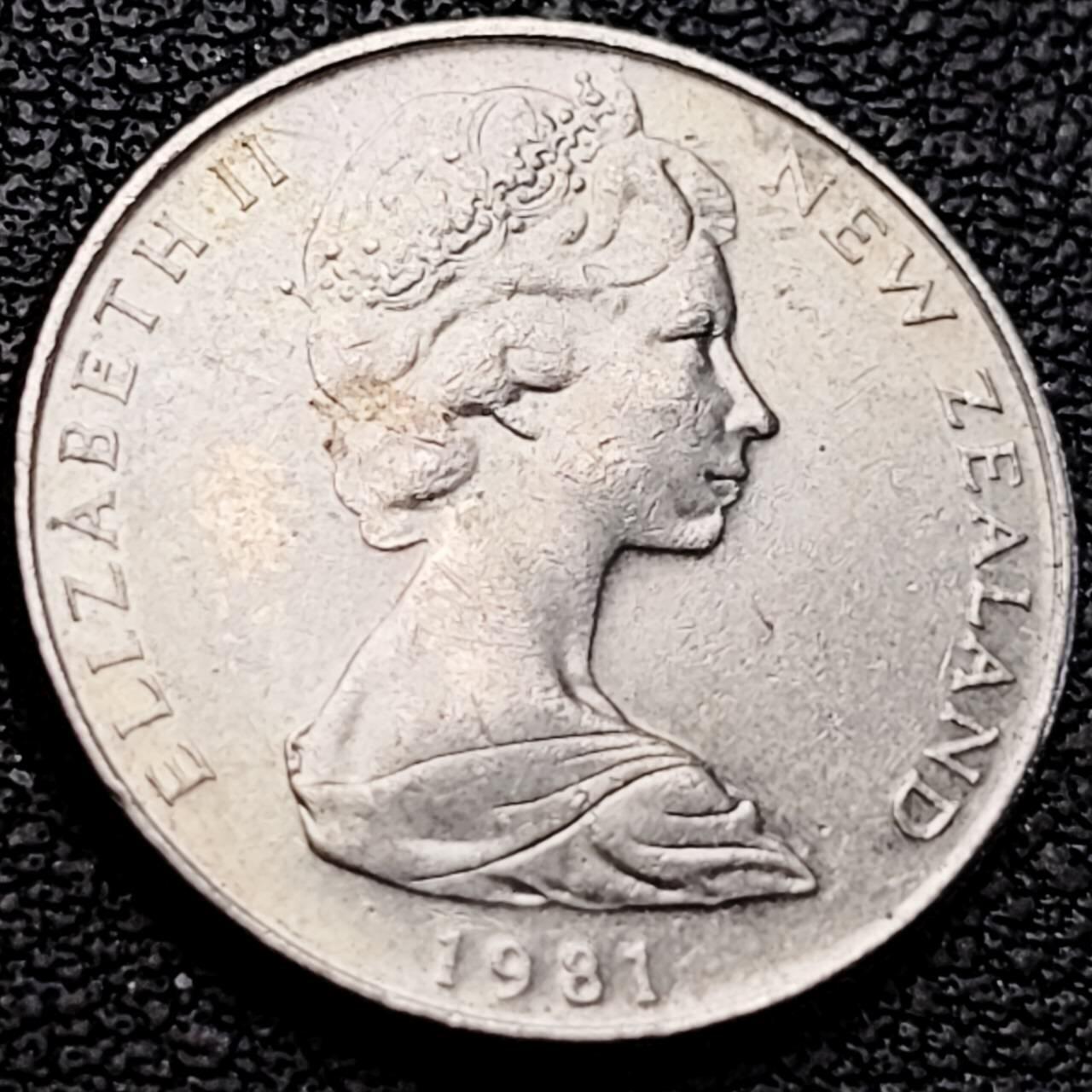 泉币菌-第205场-拍品多 请提前出价 。