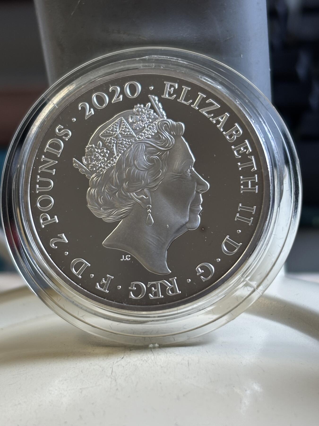 第193期拍卖 英国2020年音乐乐队传奇系列2艾尔顿·约翰彩银币，999银，1盎司，发行7500枚，有氧化点