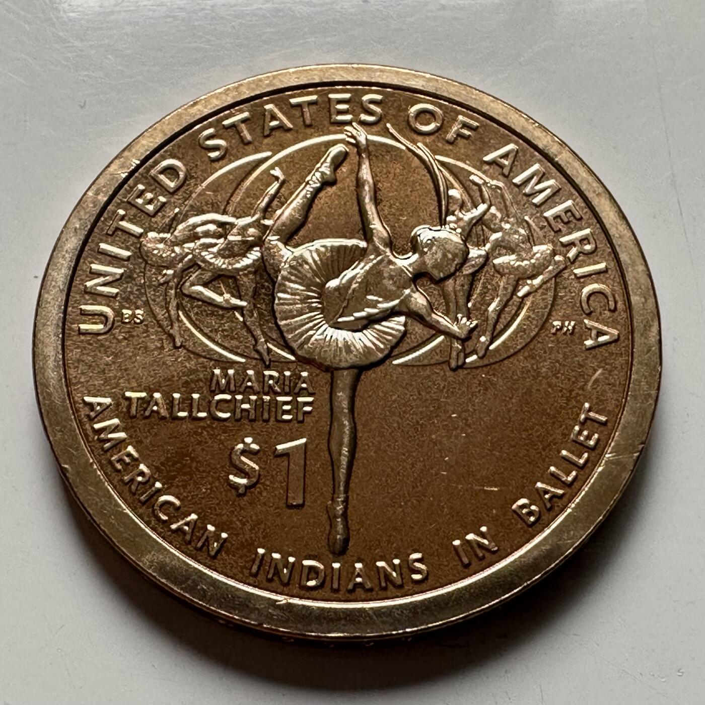 🌹外币初藏🌹🐯2026年第26场  各国纪念币专场 每周二四六晚8️⃣点 接代拍 美国 2023年 萨卡加维亚系列 纪念玛丽亚·塔尔奇耶夫推动美洲印第安人芭蕾艺术发展成就 1元纪念币