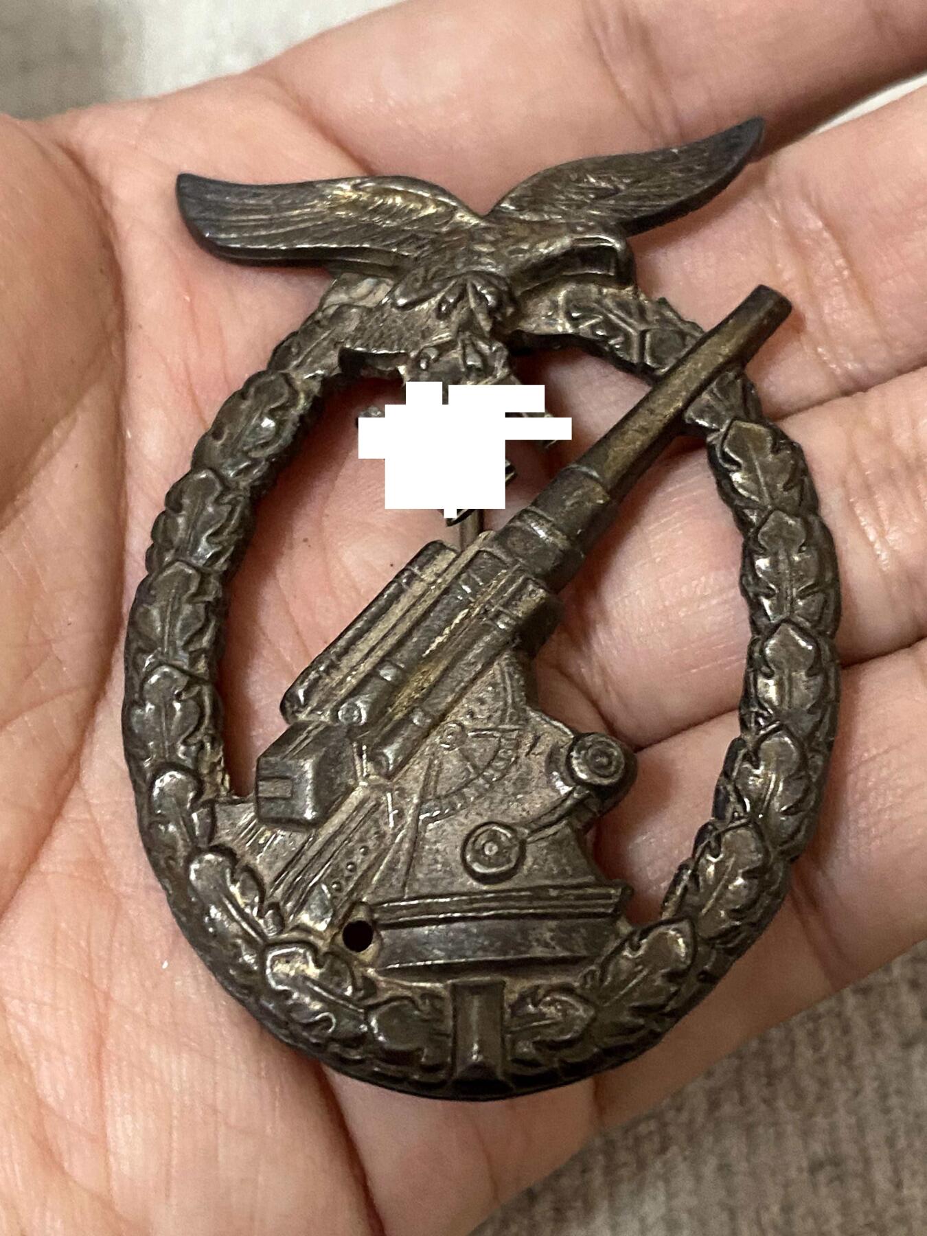 美德苏勋章奖章拍卖 本次各种都有 取消了保留价模式  德因原因只上2-3图 具体的想要的请联系我要完整图。都经过讨论未标明则全部是原品，保真 放心拍。3月4日晚上九点结束在麦稀奇 找不到的加我qq或者微信都是184277308备注苏章拍卖。