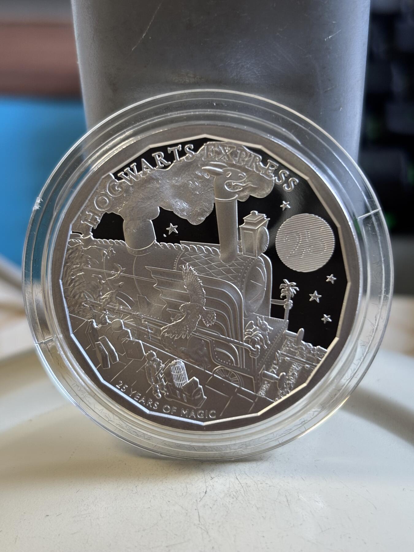 第193期拍卖 英国2022年哈利波特2霍格沃茨特快列车1盎司银币，999银，发行5000枚