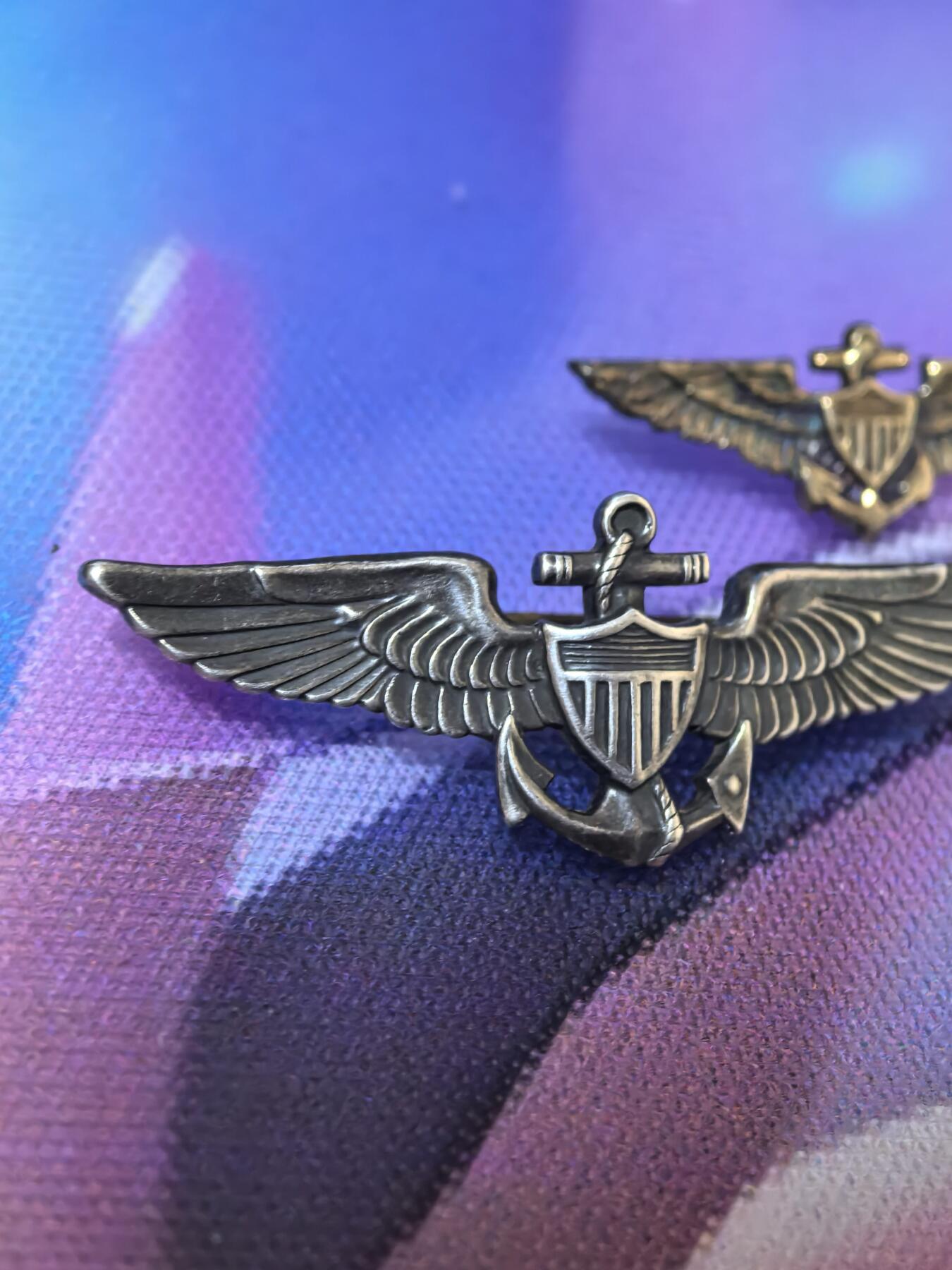 美德苏勋章奖章拍卖 本次各种都有 取消了保留价模式  德因原因只上2-3图 具体的想要的请联系我要完整图。都经过讨论未标明则全部是原品，保真 放心拍。3月4日晚上九点结束在麦稀奇 找不到的加我qq或者微信都是184277308备注苏章拍卖。