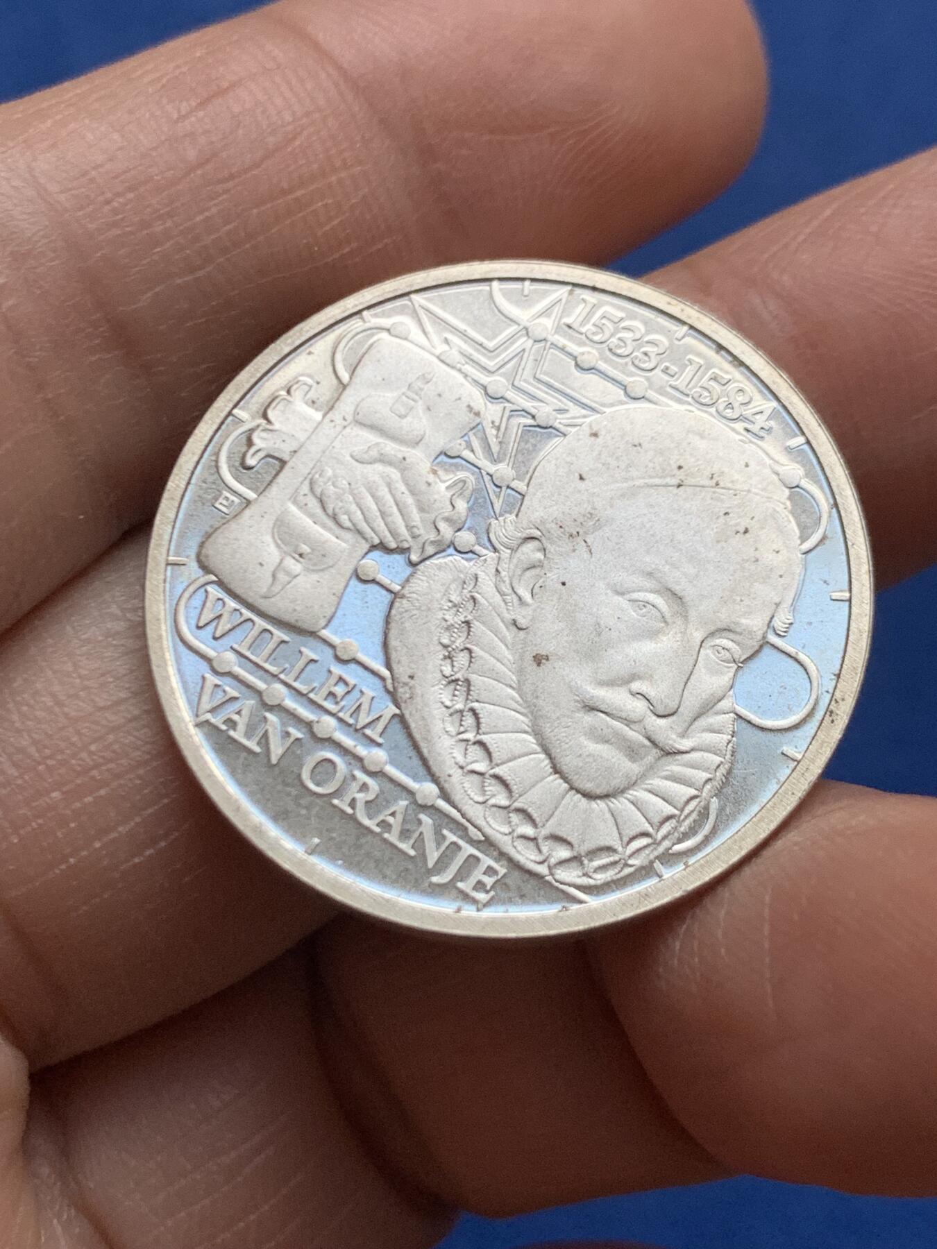 《竞宝斋》第468场 周日，周一 2场连拍 （全场包邮）欢迎送拍 荷兰国父威廉范·奥兰治银章 9.4克