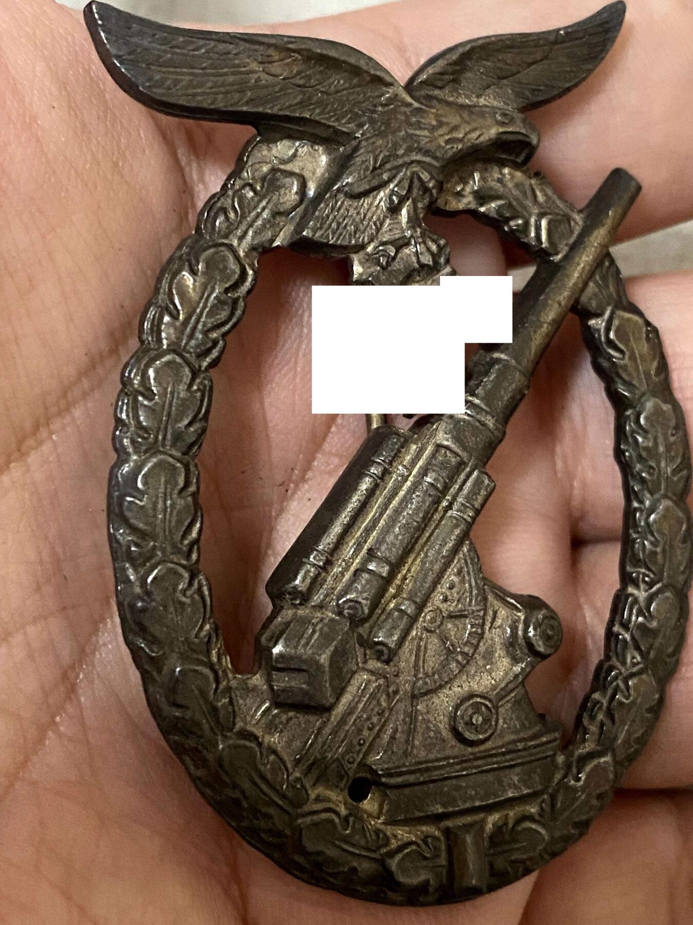 美德苏勋章奖章拍卖 本次各种都有 取消了保留价模式  德因原因只上2-3图 具体的想要的请联系我要完整图。都经过讨论未标明则全部是原品，保真 放心拍。3月4日晚上九点结束在麦稀奇 找不到的加我qq或者微信都是184277308备注苏章拍卖。