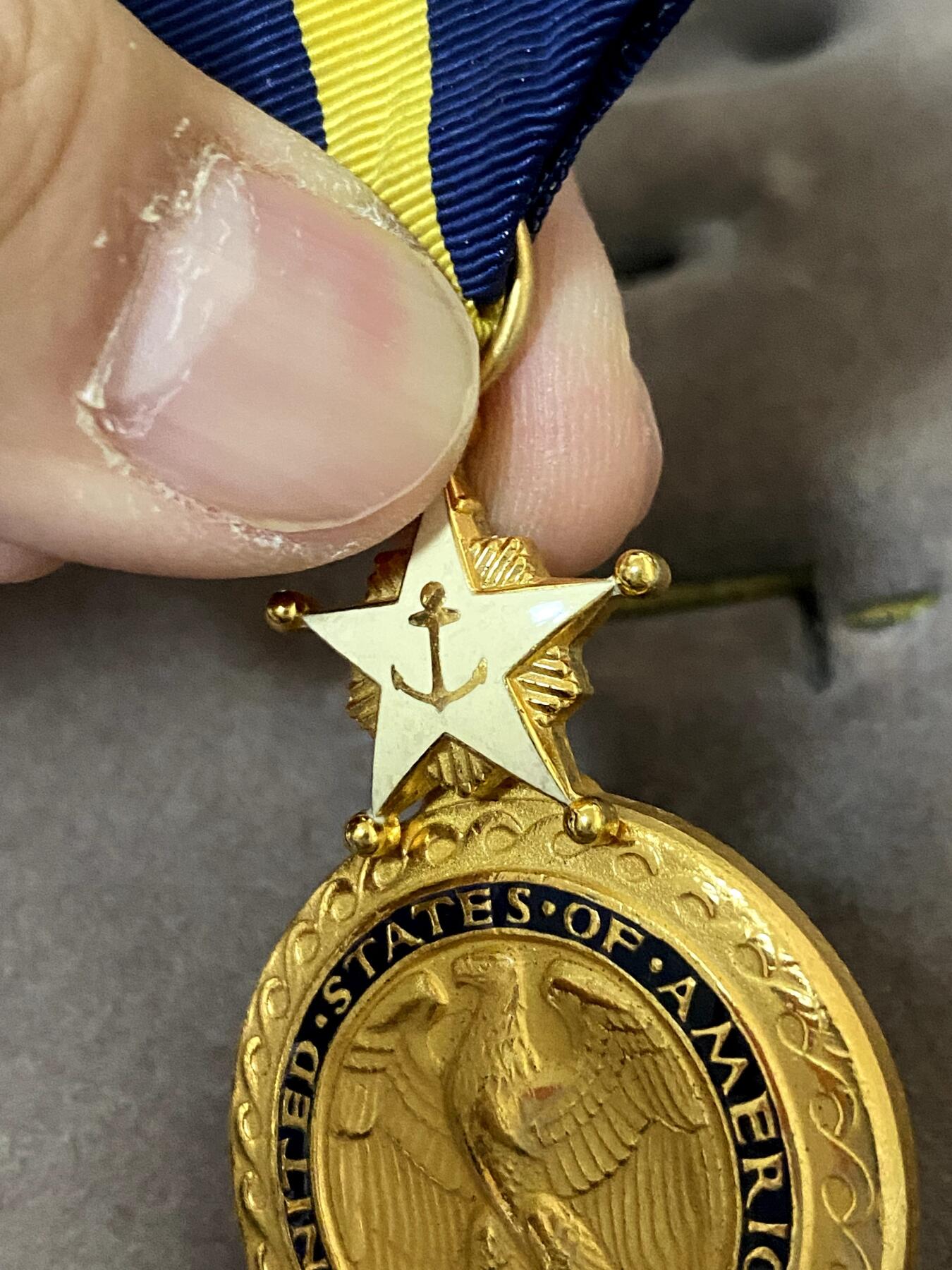 美德苏勋章奖章拍卖 本次各种都有 取消了保留价模式  德因原因只上2-3图 具体的想要的请联系我要完整图。都经过讨论未标明则全部是原品，保真 放心拍。3月4日晚上九点结束在麦稀奇 找不到的加我qq或者微信都是184277308备注苏章拍卖。