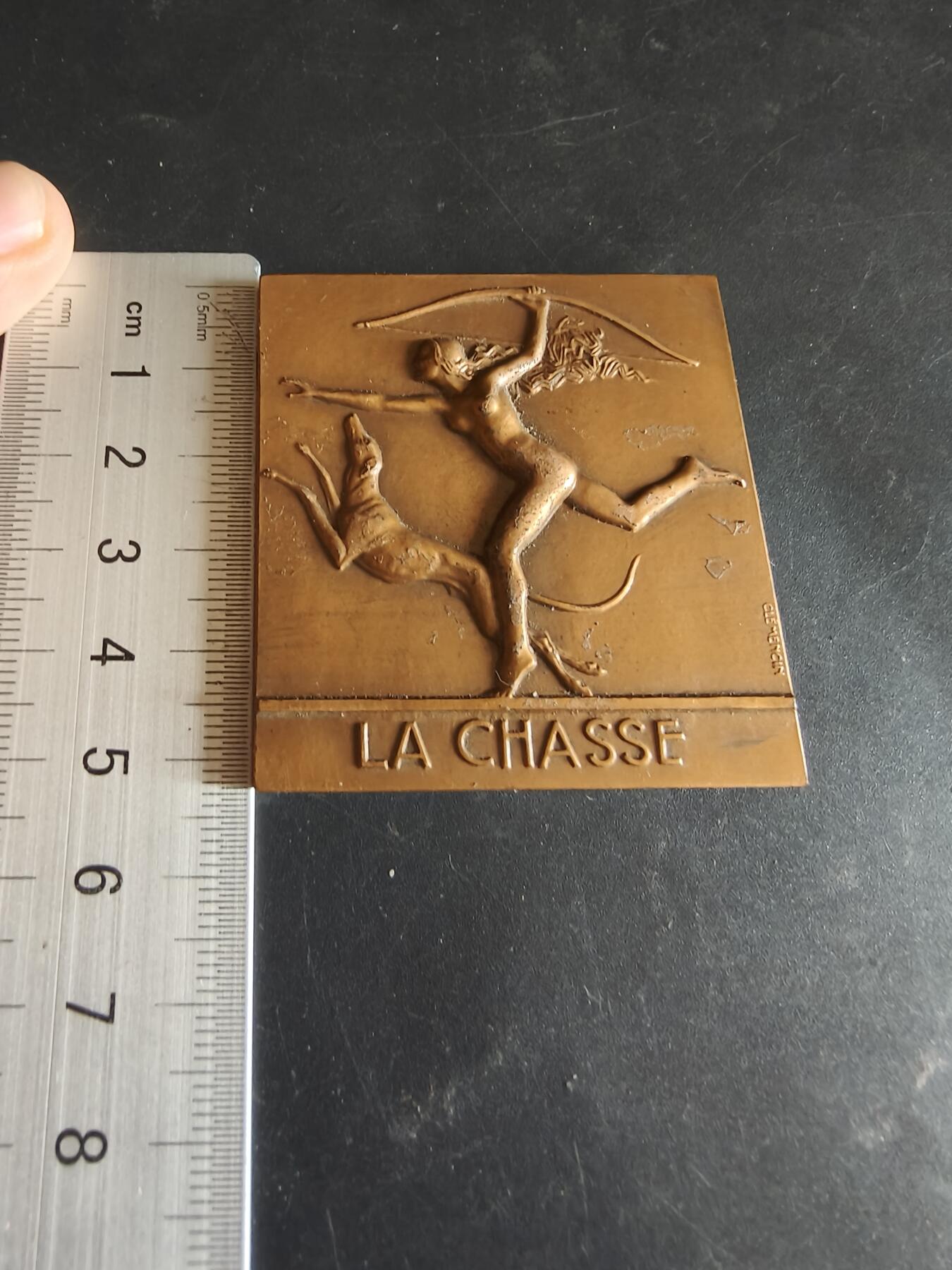 老王徽章第186期 法国省级高级狩猎联合会方形大铜章     大师莫隆与Clemenich联合创作     尺寸50×52mm     重量96.6g