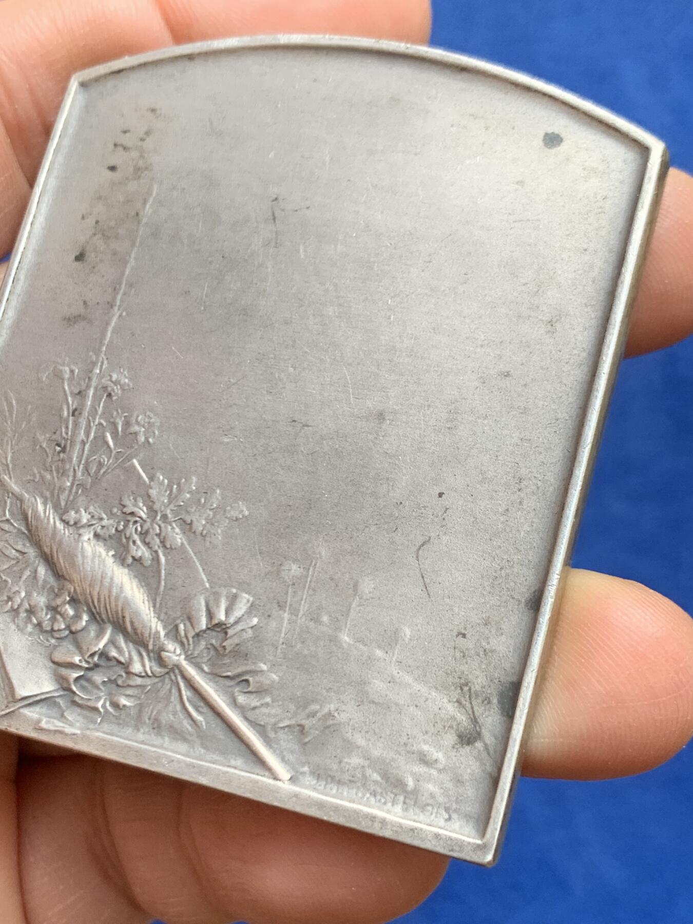 《竞宝斋》第468场 周日，周一 2场连拍 （全场包邮）欢迎送拍 名家名作Legastelois作《母爱》纪念大银章 111.3克 63*52.3mm 丰饶角2银标