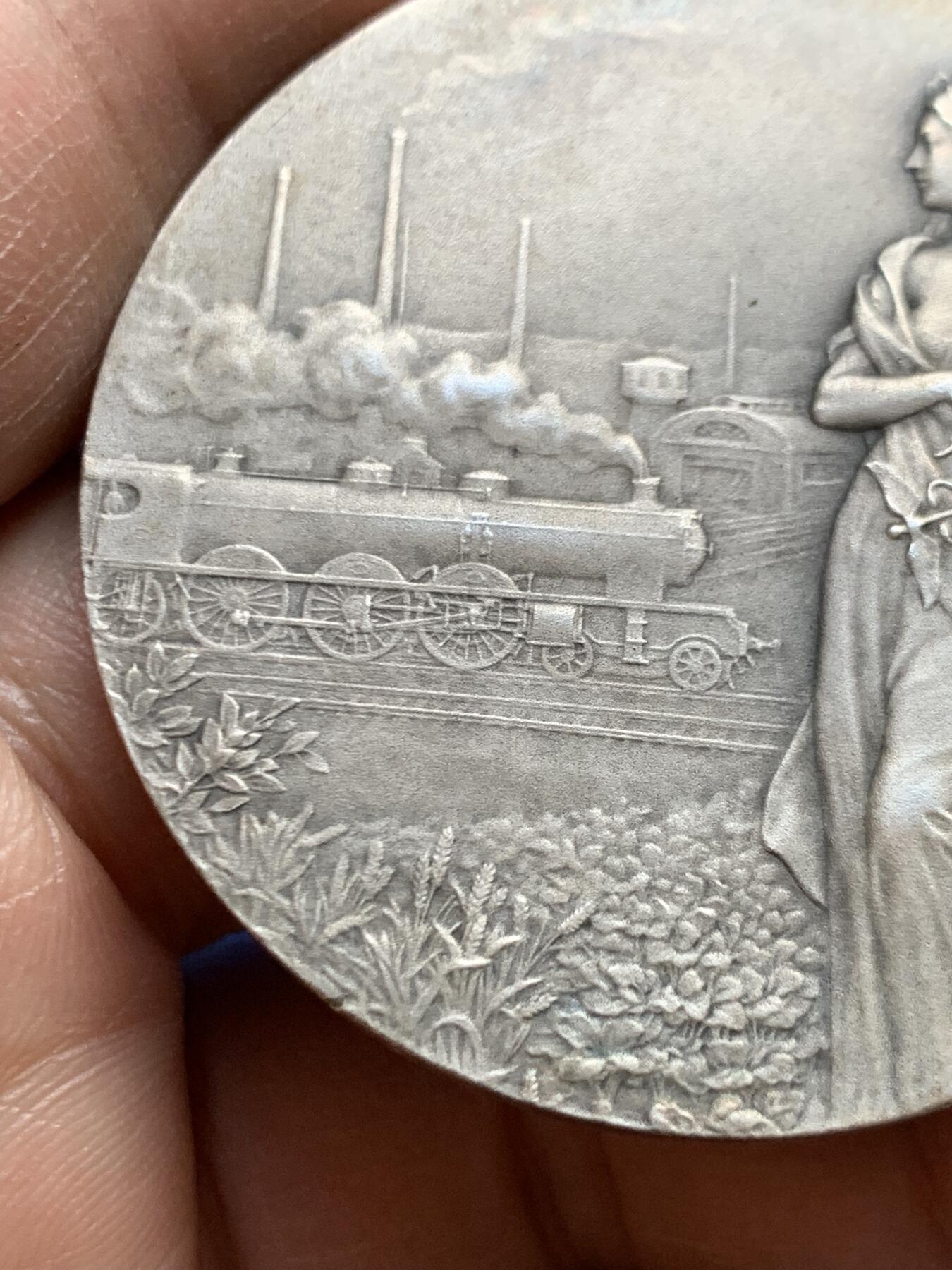 《竞宝斋》第468场 周日，周一 2场连拍 （全场包邮）欢迎送拍 法国北方铁路公司大银章 62克 49.6mm 丰饶角2银标 带盒