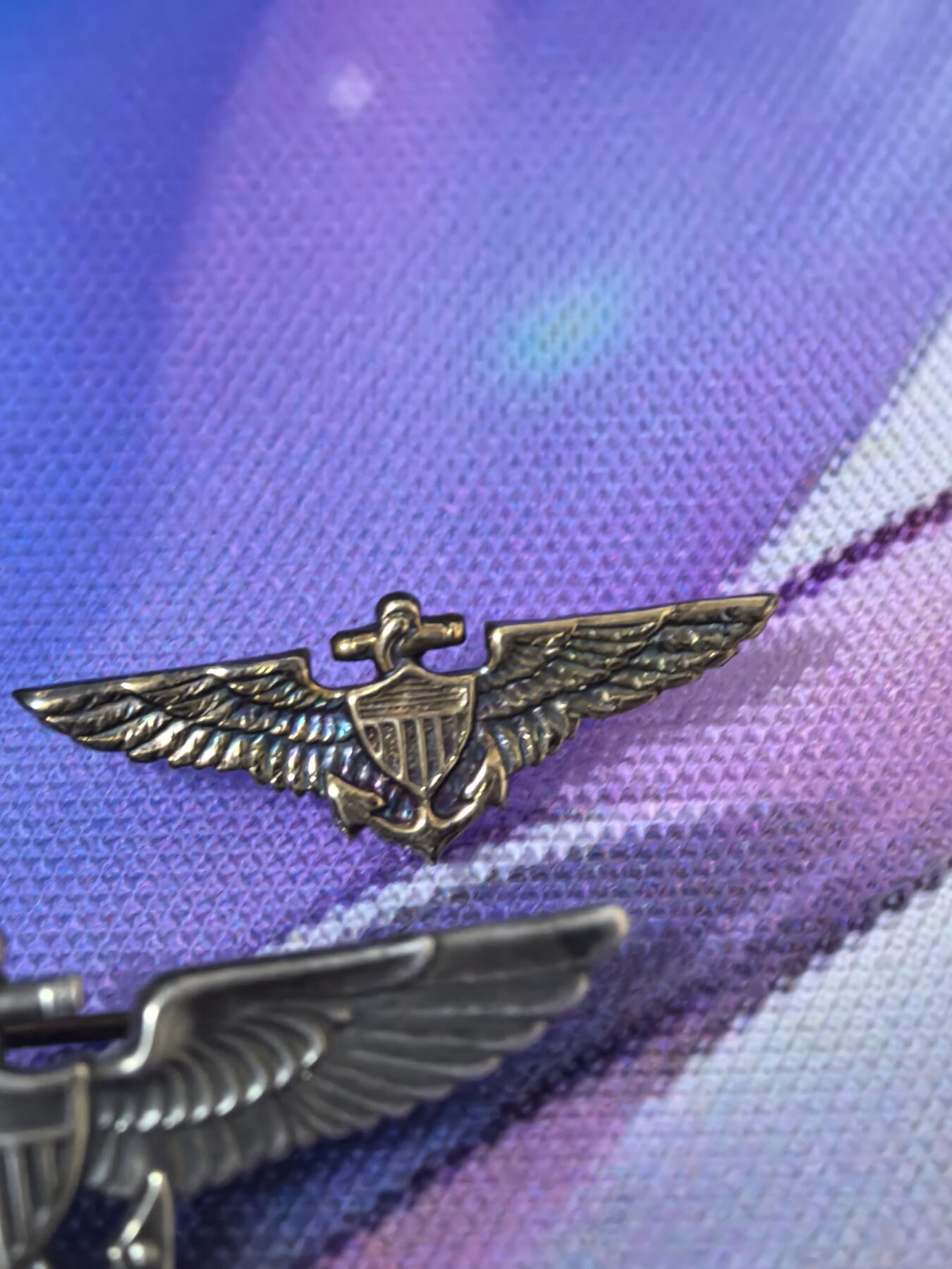 美德苏勋章奖章拍卖 本次各种都有 取消了保留价模式  德因原因只上2-3图 具体的想要的请联系我要完整图。都经过讨论未标明则全部是原品，保真 放心拍。3月4日晚上九点结束在麦稀奇 找不到的加我qq或者微信都是184277308备注苏章拍卖。