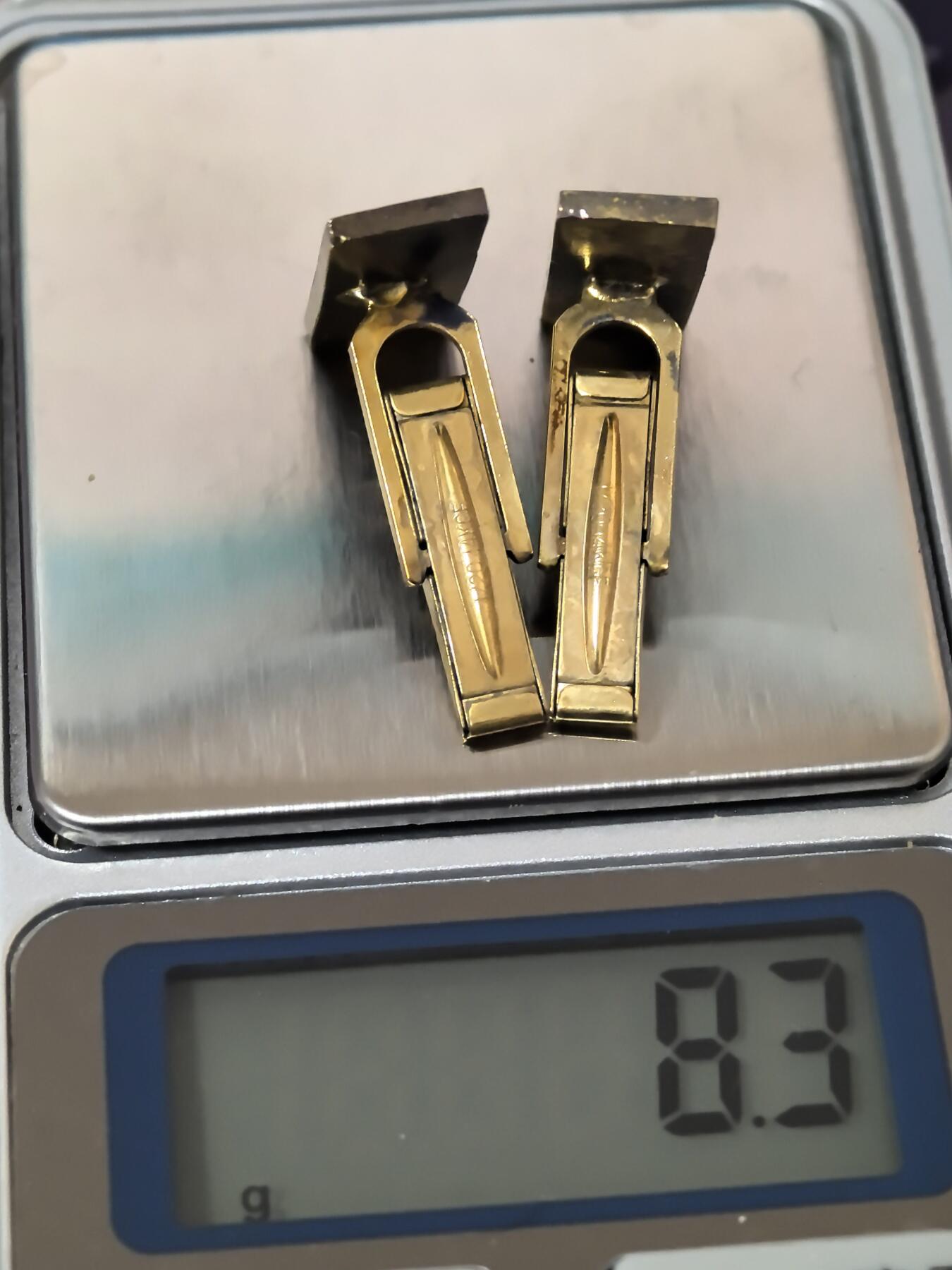 美德苏勋章奖章拍卖 本次各种都有 取消了保留价模式  德因原因只上2-3图 具体的想要的请联系我要完整图。都经过讨论未标明则全部是原品，保真 放心拍。3月4日晚上九点结束在麦稀奇 找不到的加我qq或者微信都是184277308备注苏章拍卖。 华尔街一对袖扣 复古款式 带原盒 包金 20/1 14k  KGF 