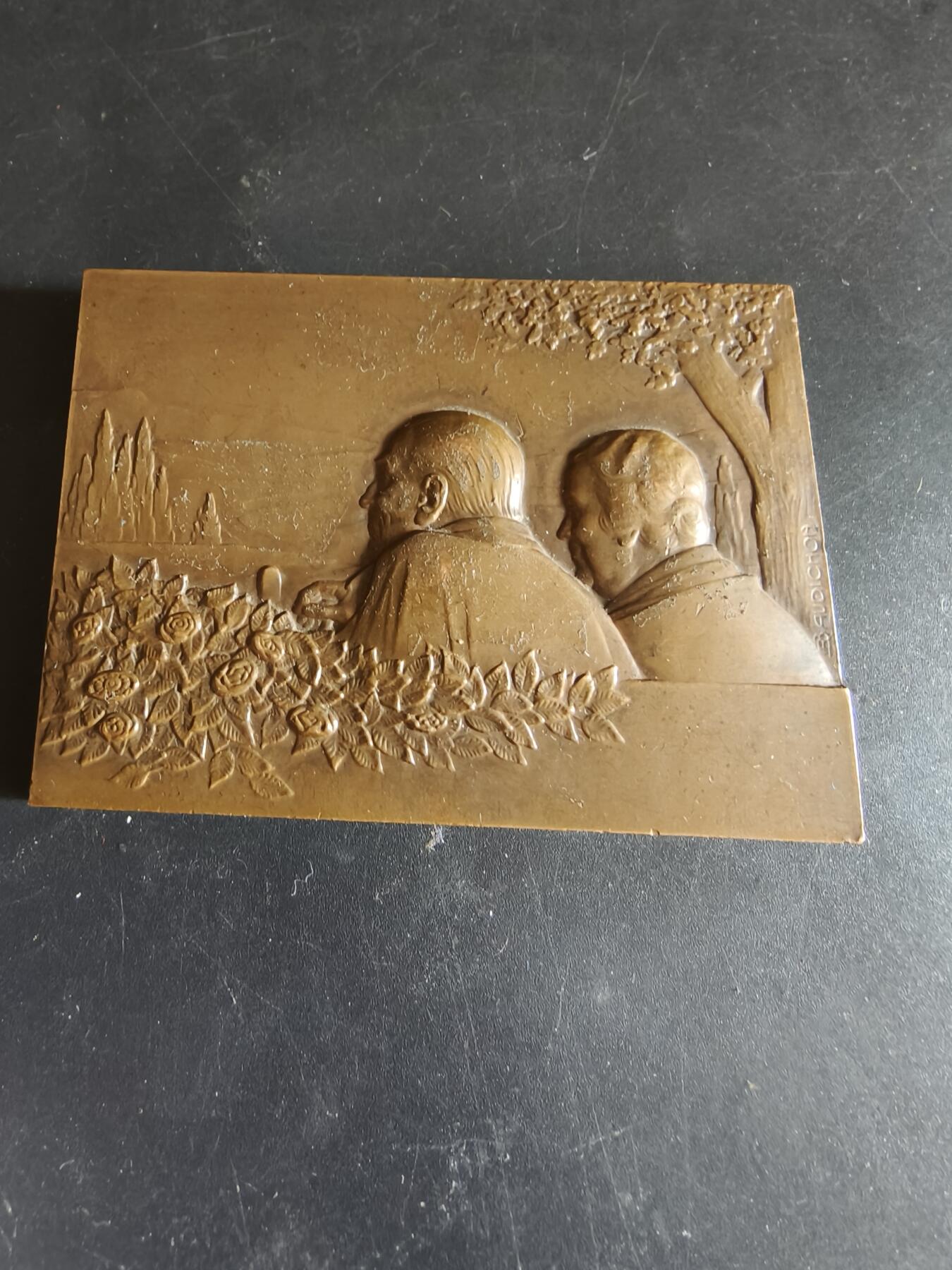 老王徽章第186期 法国金婚方形大铜章    大尺寸版     实发    尺寸80×57mm    重量206.8g