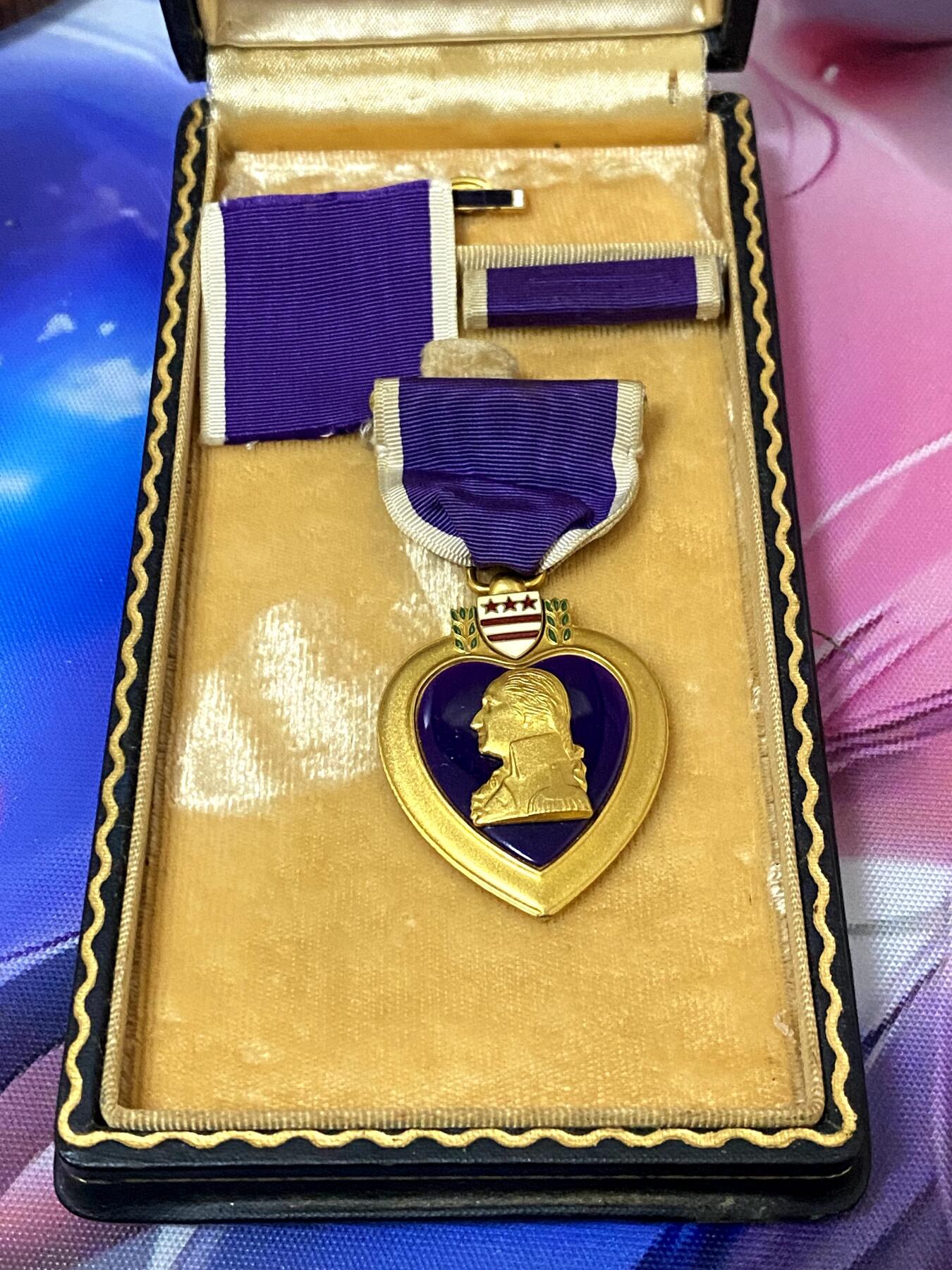 美德苏勋章奖章拍卖 本次各种都有 取消了保留价模式  德因原因只上2-3图 具体的想要的请联系我要完整图。都经过讨论未标明则全部是原品，保真 放心拍。3月4日晚上九点结束在麦稀奇 找不到的加我qq或者微信都是184277308备注苏章拍卖。