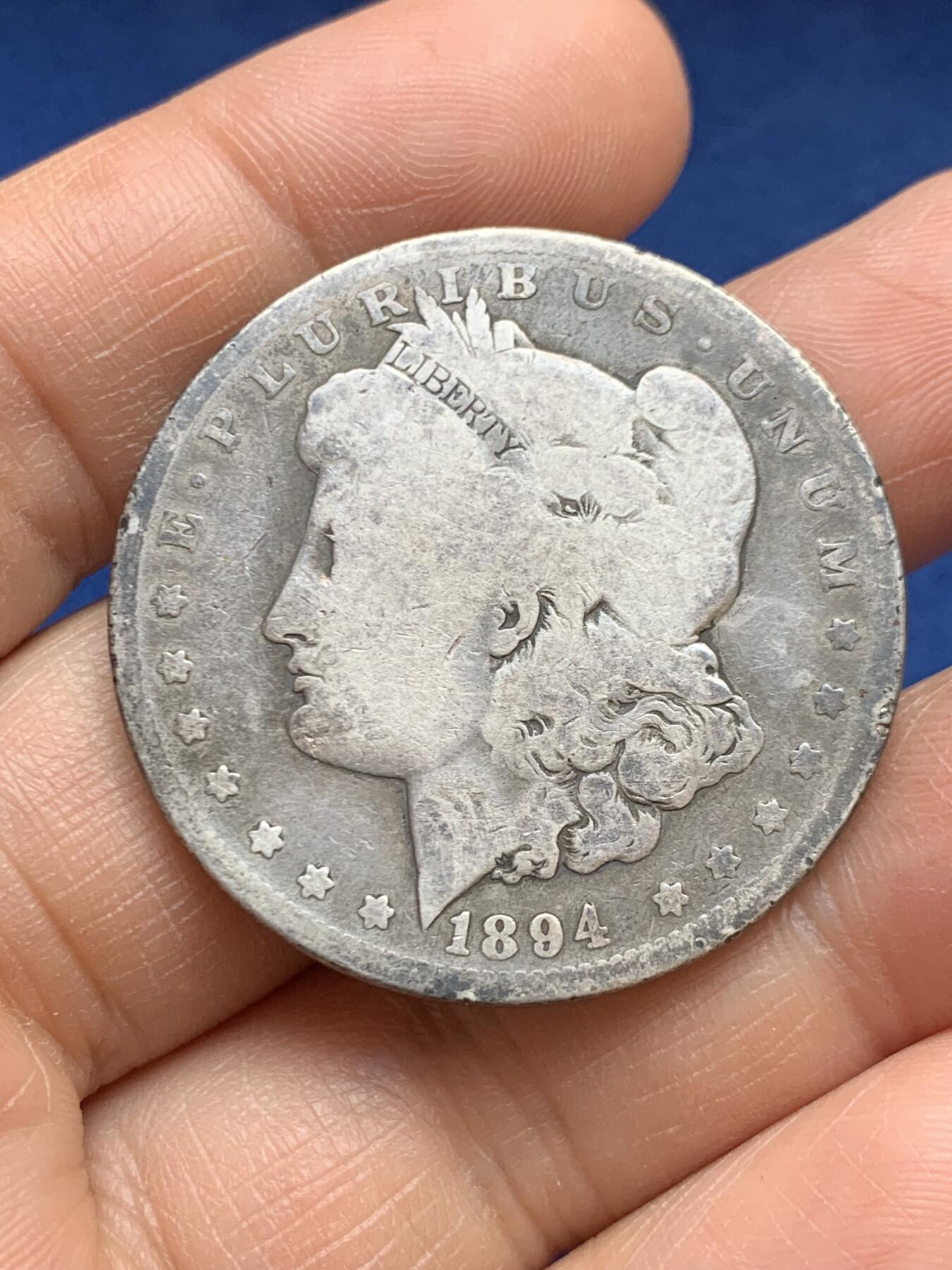 《竞宝斋》第468场 周日，周一 2场连拍 （全场包邮）欢迎送拍 美国1894年摩根一圆银币 流通品相 磨损大 手感温润 25.4克