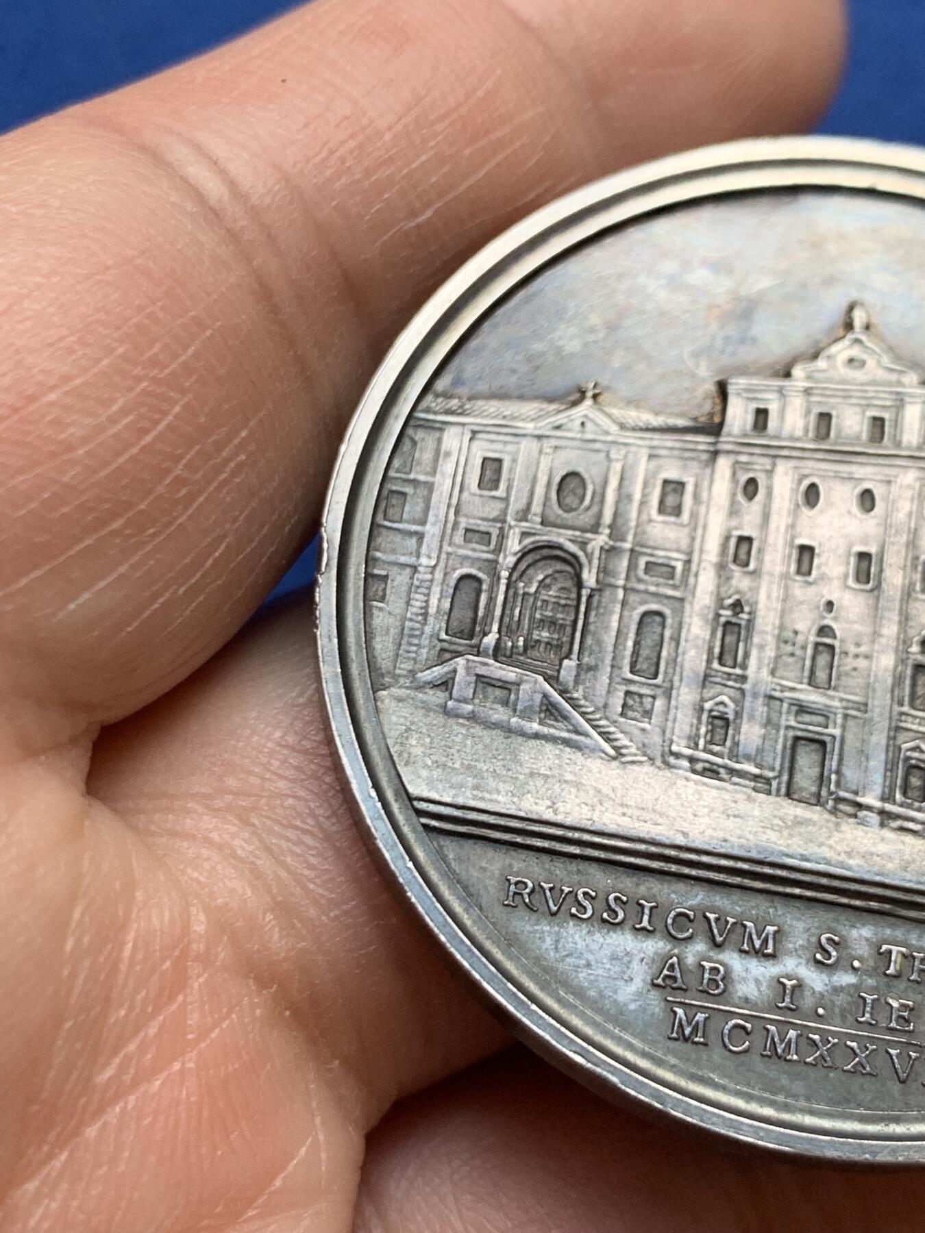 《竞宝斋》第468场 周日，周一 2场连拍 （全场包邮）欢迎送拍 梵蒂冈庇护十一世俄罗斯学院建城纪念大银章，品相佳，盒装，直径：43.7mm，重：36.6g