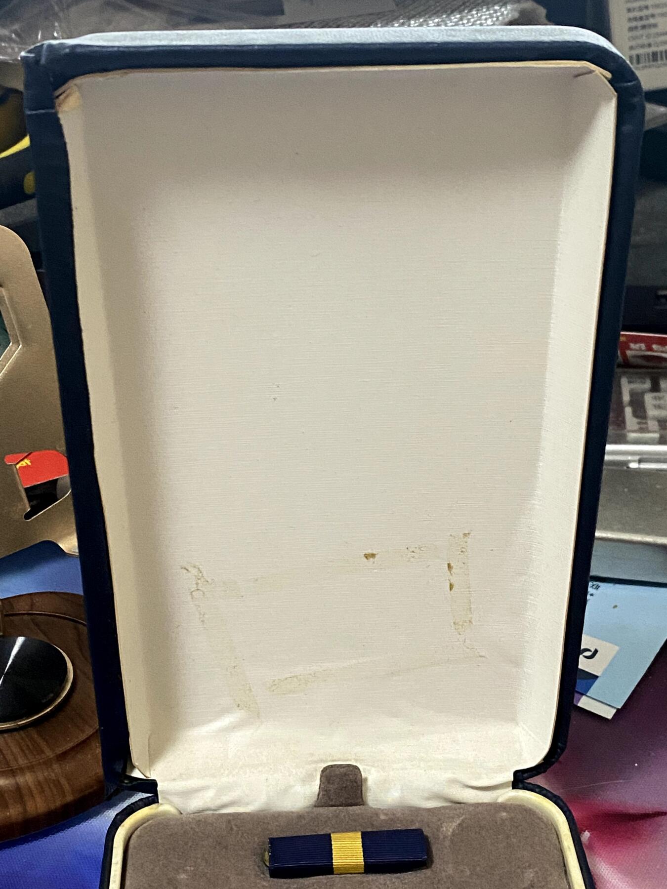 美德苏勋章奖章拍卖 本次各种都有 取消了保留价模式  德因原因只上2-3图 具体的想要的请联系我要完整图。都经过讨论未标明则全部是原品，保真 放心拍。3月4日晚上九点结束在麦稀奇 找不到的加我qq或者微信都是184277308备注苏章拍卖。