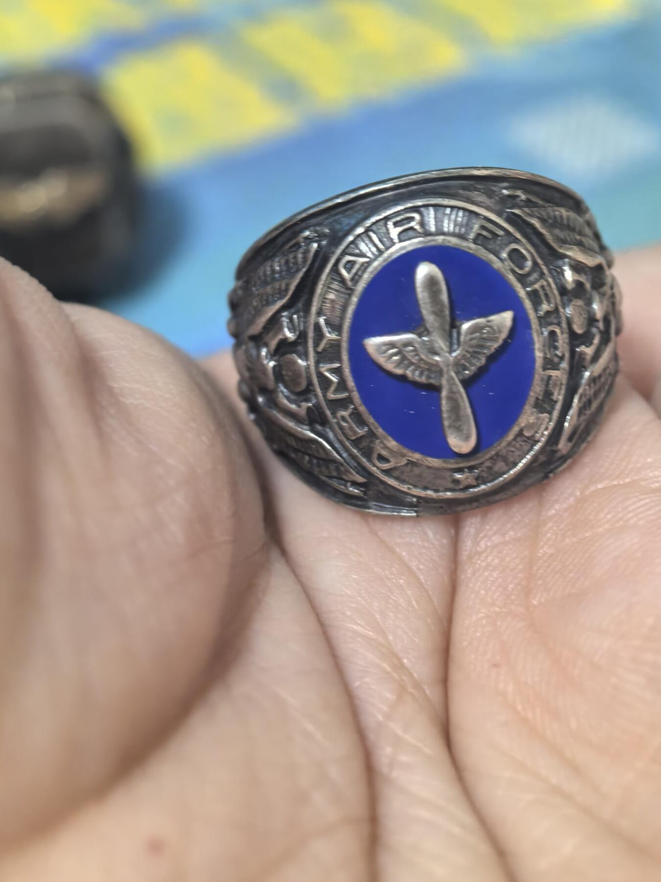 美德苏勋章奖章拍卖 本次各种都有 取消了保留价模式  德因原因只上2-3图 具体的想要的请联系我要完整图。都经过讨论未标明则全部是原品，保真 放心拍。3月4日晚上九点结束在麦稀奇 找不到的加我qq或者微信都是184277308备注苏章拍卖。