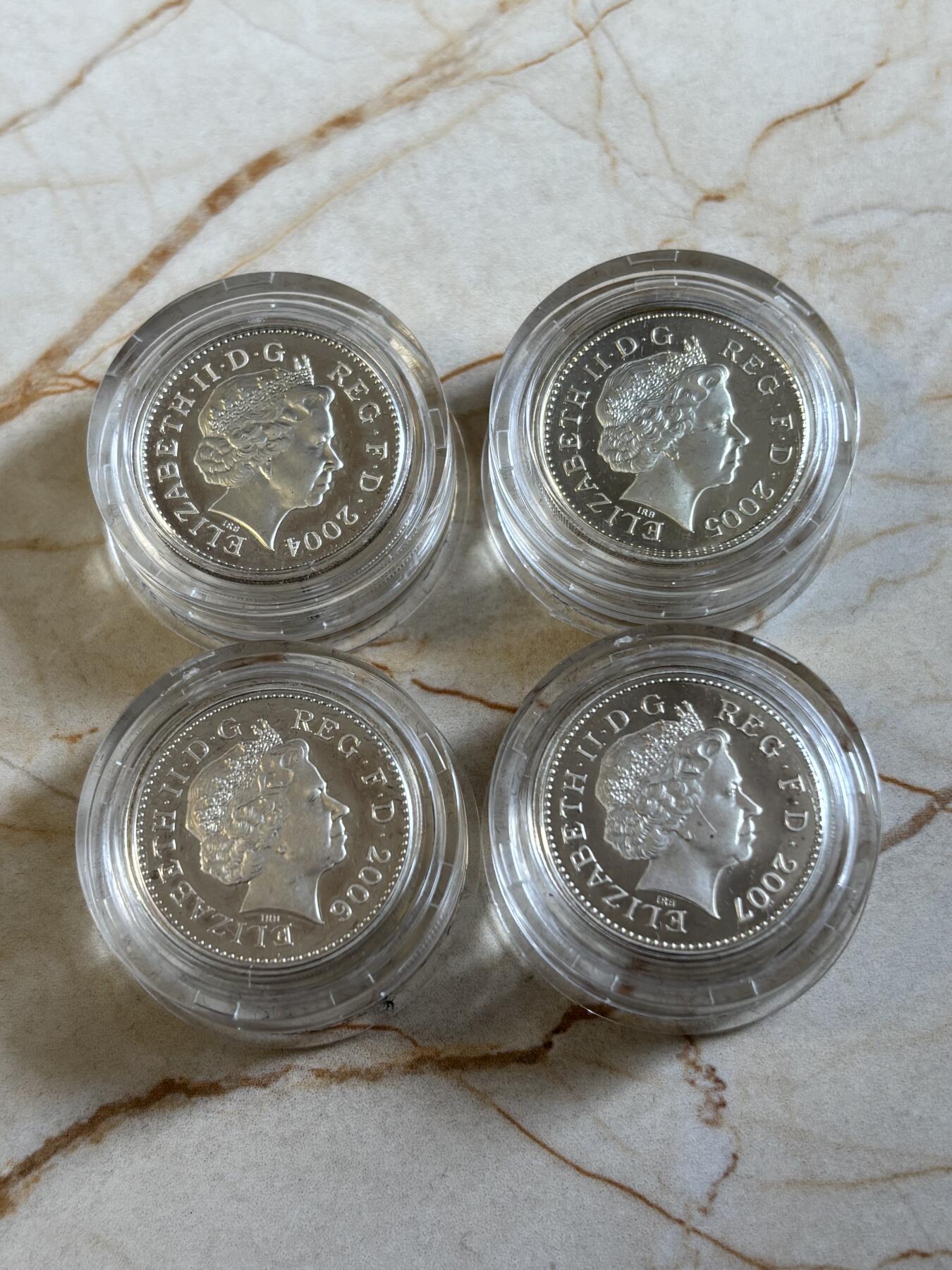 第193期拍卖 英国2004-2007年桥1镑加厚精制纪念银币4枚套装，19克*4，925银