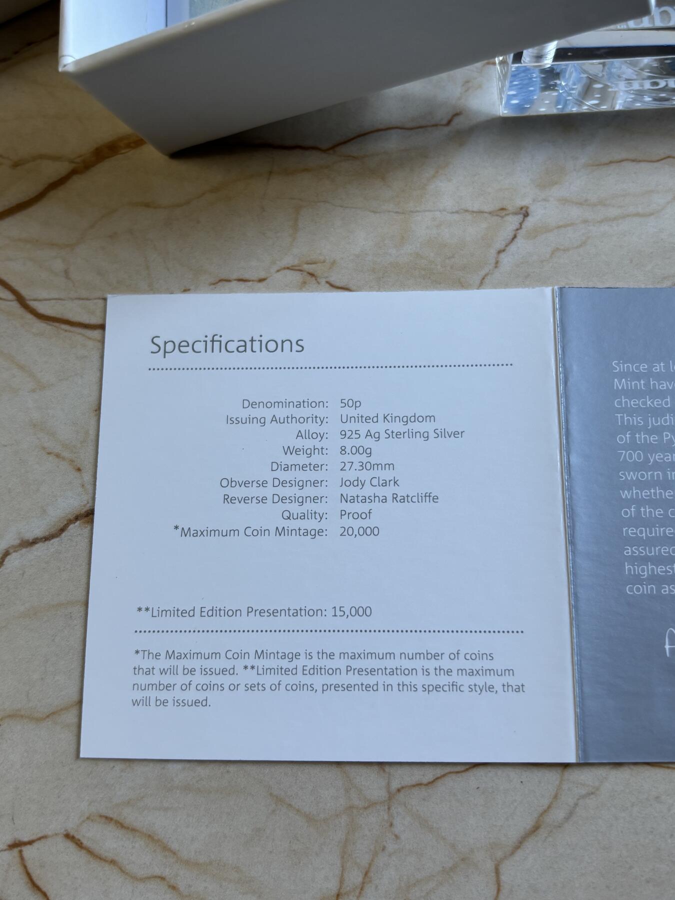 第193期拍卖 英国2018年圣诞雪人彩色多边形50便士精制纪念银币，925银，发行15000枚