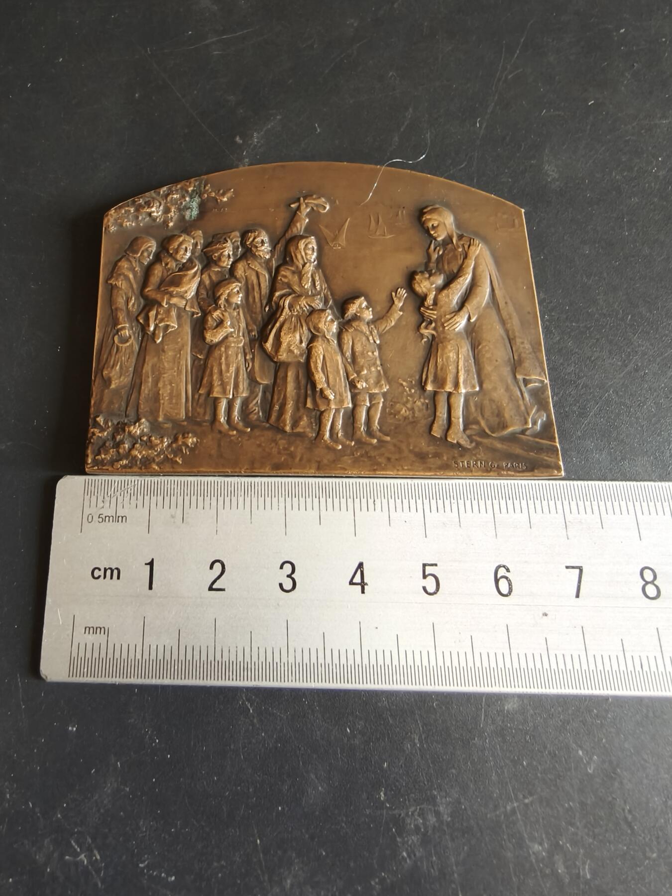 老王徽章第186期 法国一战感恩方形大铜章    尺寸70×51mm    重量96.1g