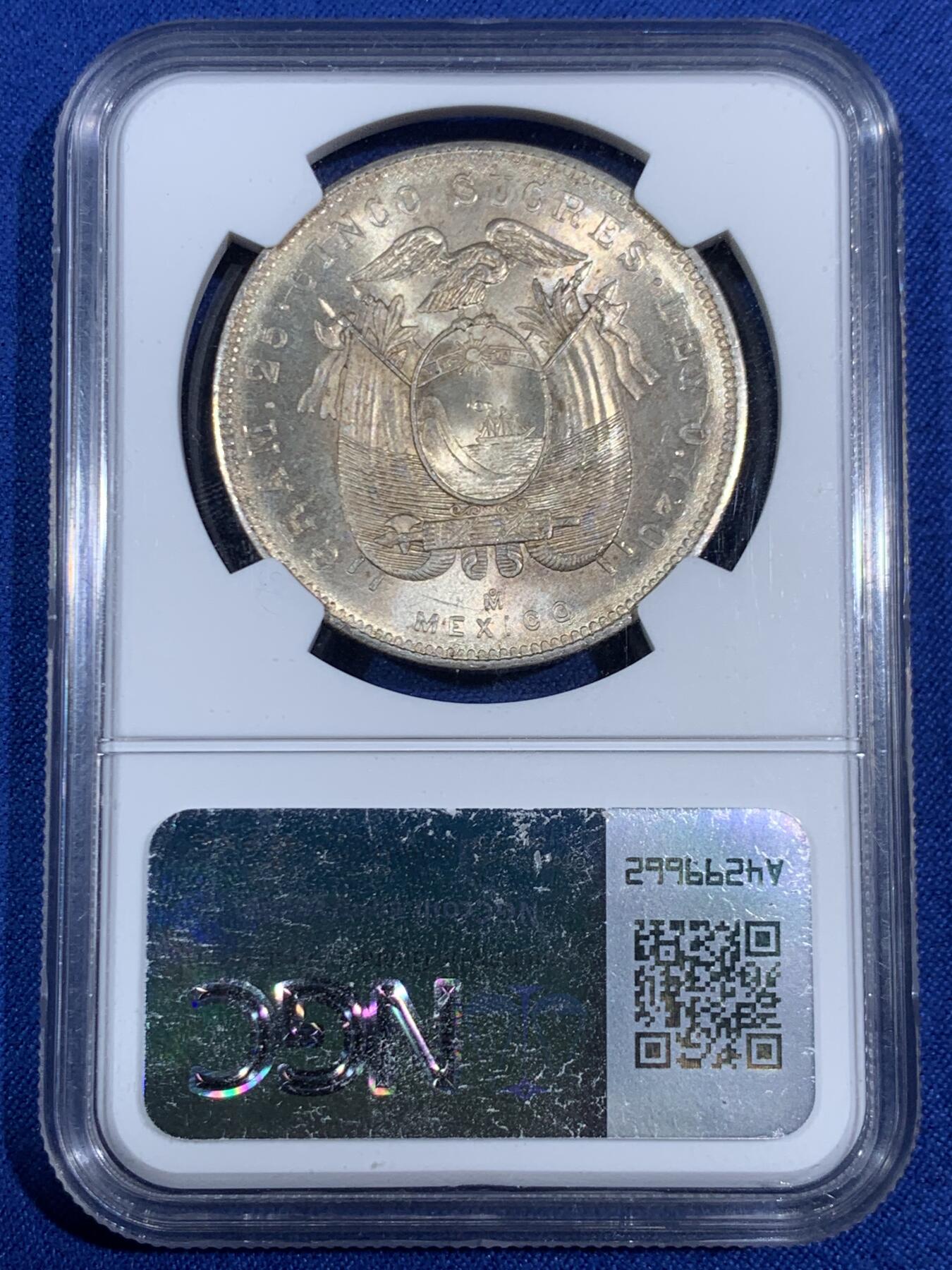 《竞宝斋》第468场 周日，周一 2场连拍 （全场包邮）欢迎送拍 NGC MS64 厄瓜多尔1943年5苏克雷银币，双面淡金彩，转光强烈细节优秀，状态一流，仅发行两个年份