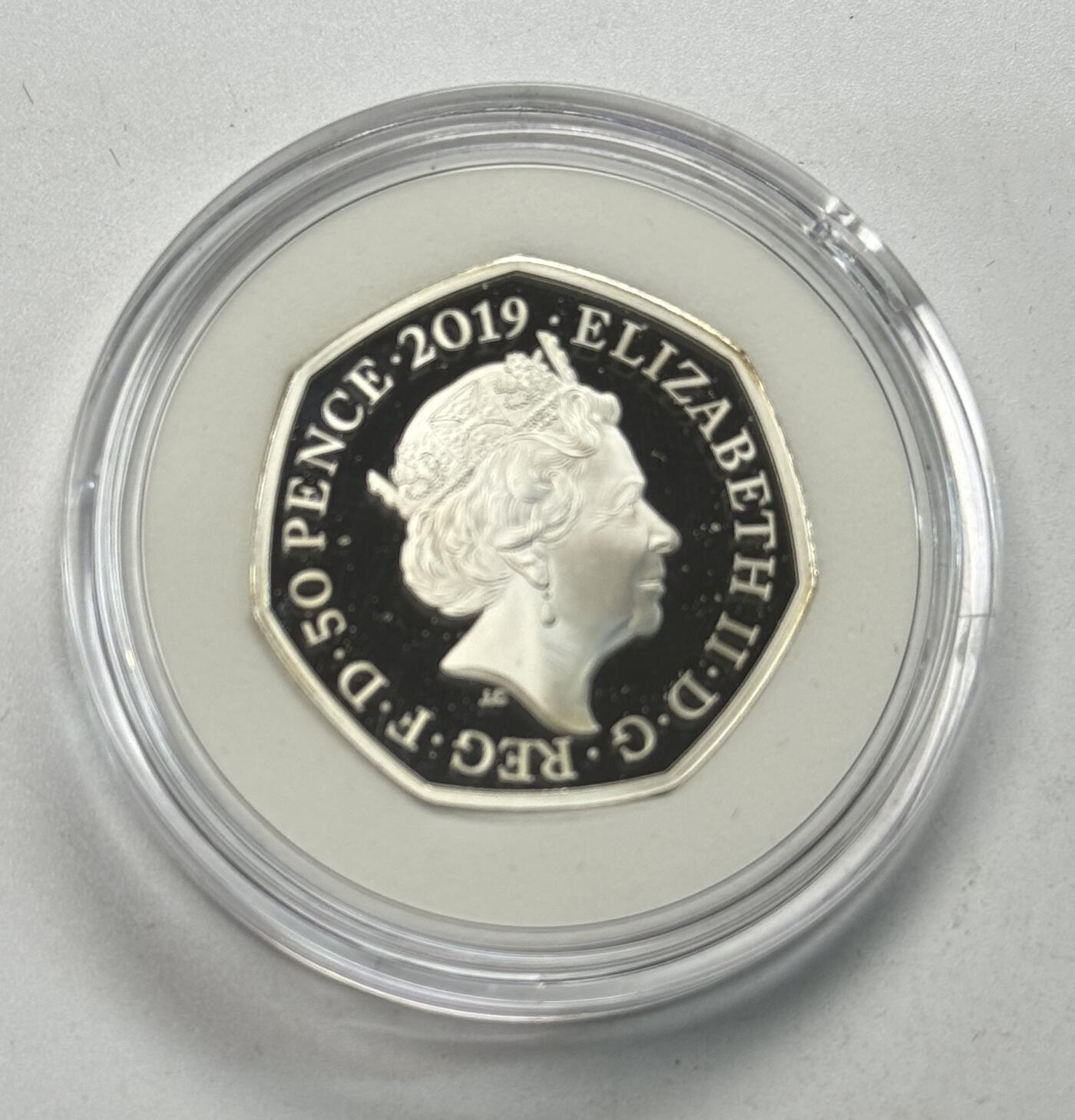 S&S Numismatic世界钱币-拍卖 第121期  英国2019年 华莱士和阿高（英国著名黏土动画系列）50便士彩色精制纪念银币 8克925银 发行量：25000枚  盒证齐全