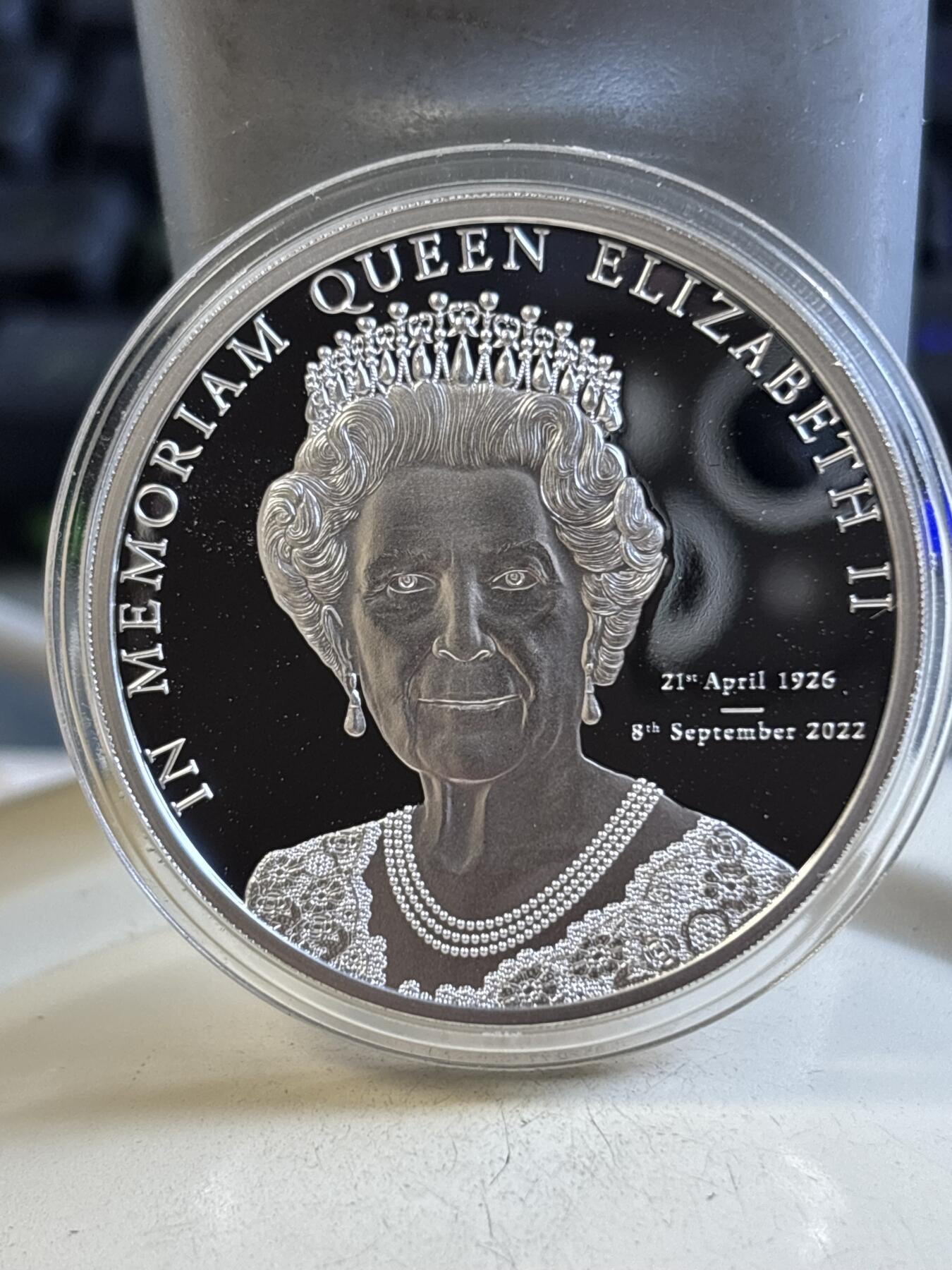 第193期拍卖 库克2022年女王伊丽莎白二世逝世1盎司纪念银币，999银