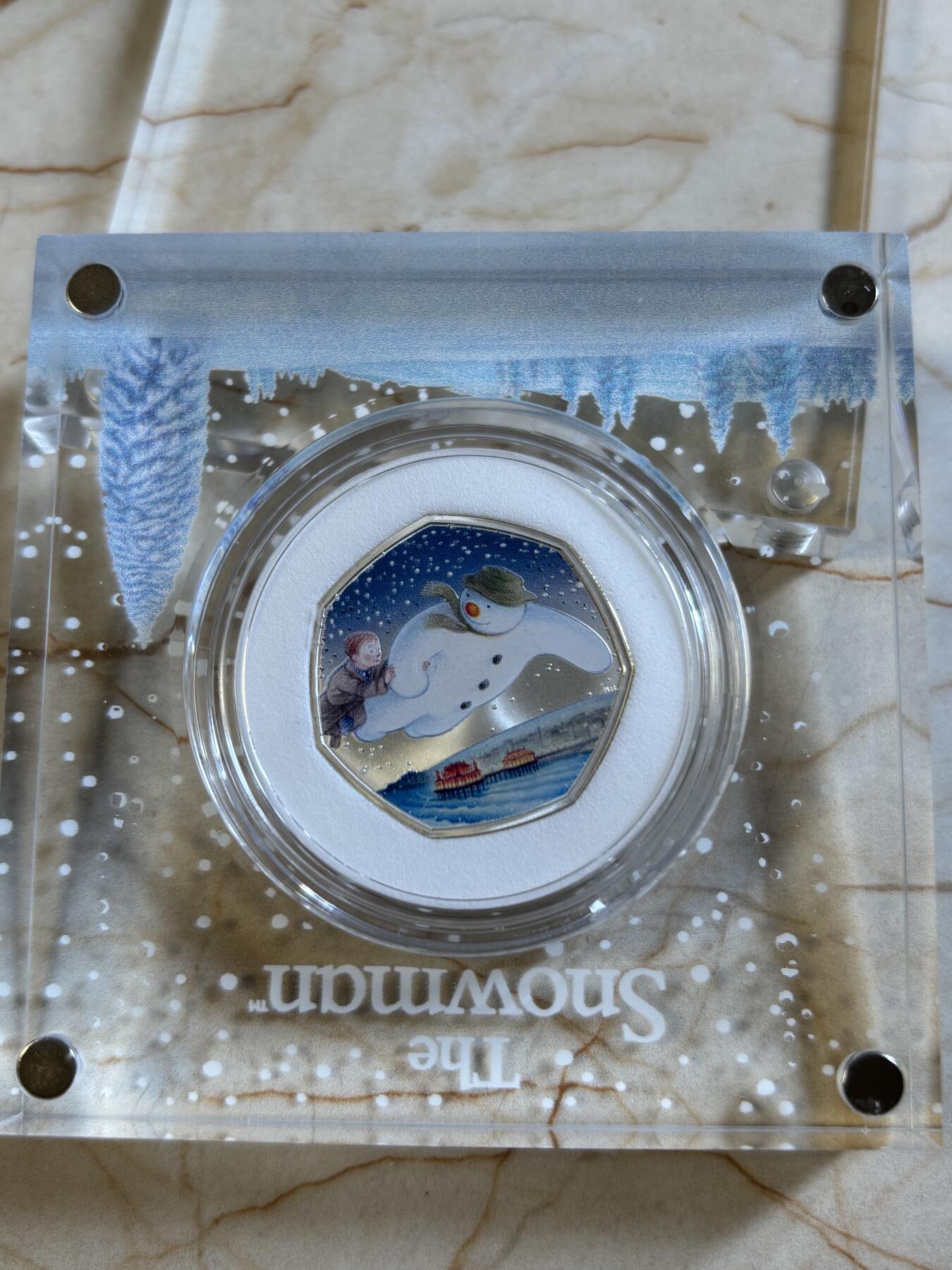 第193期拍卖 英国2018年圣诞雪人彩色多边形50便士精制纪念银币，925银，发行15000枚