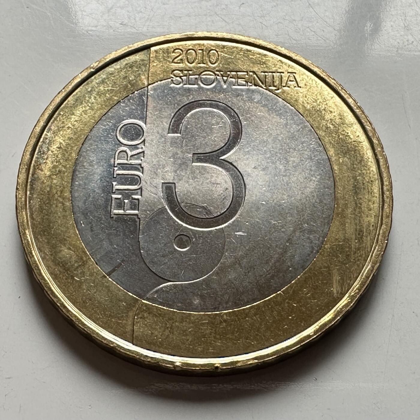 🌹外币初藏🌹🐯2026年第26场  各国纪念币专场 每周二四六晚8️⃣点 接代拍 斯洛文尼亚 2010年 卢布尔雅那世界图书之都 3欧元双色纪念币 10.5g 28.5mm