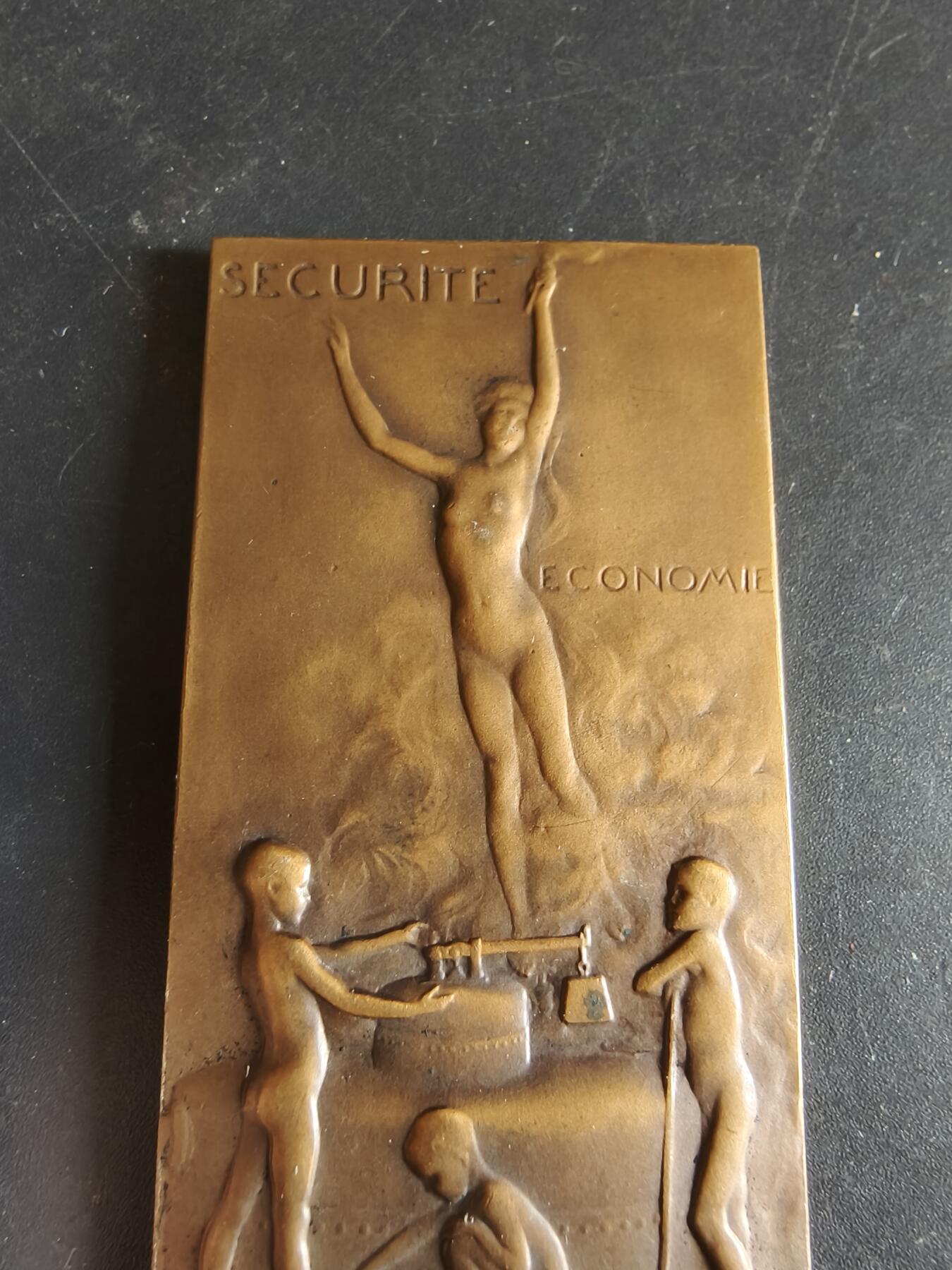 老王徽章第186期 法国北部地区蒸汽设备所有者协会成立50周年方形大铜章     尺寸65×33mm    .重量50g