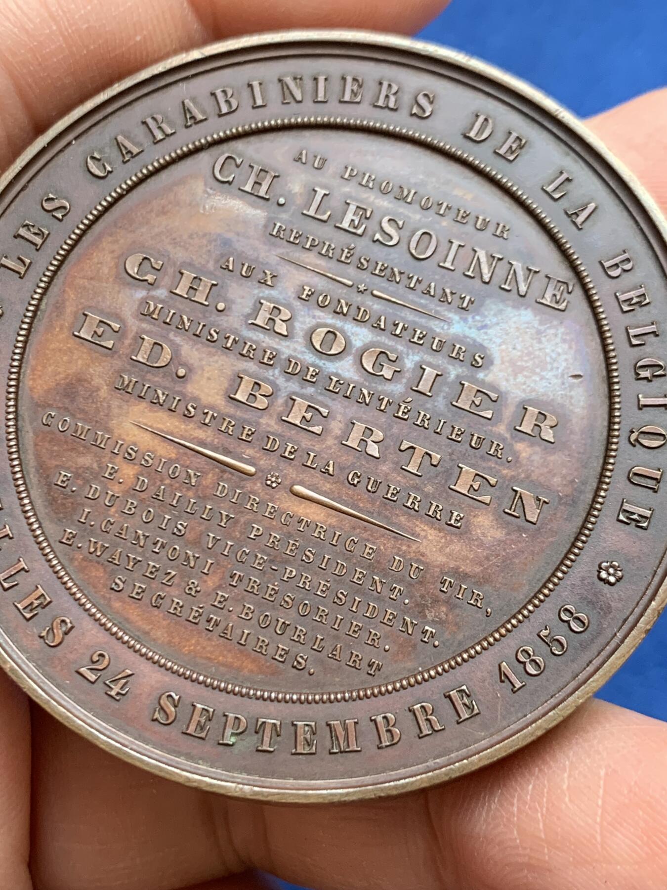 《竞宝斋》第468场 周日，周一 2场连拍 （全场包邮）欢迎送拍 比利时1858年原铸全国射击联合会奖章，著名雕刻家WURDEN雕刻设计，直径：54.2mm，重：67.5g