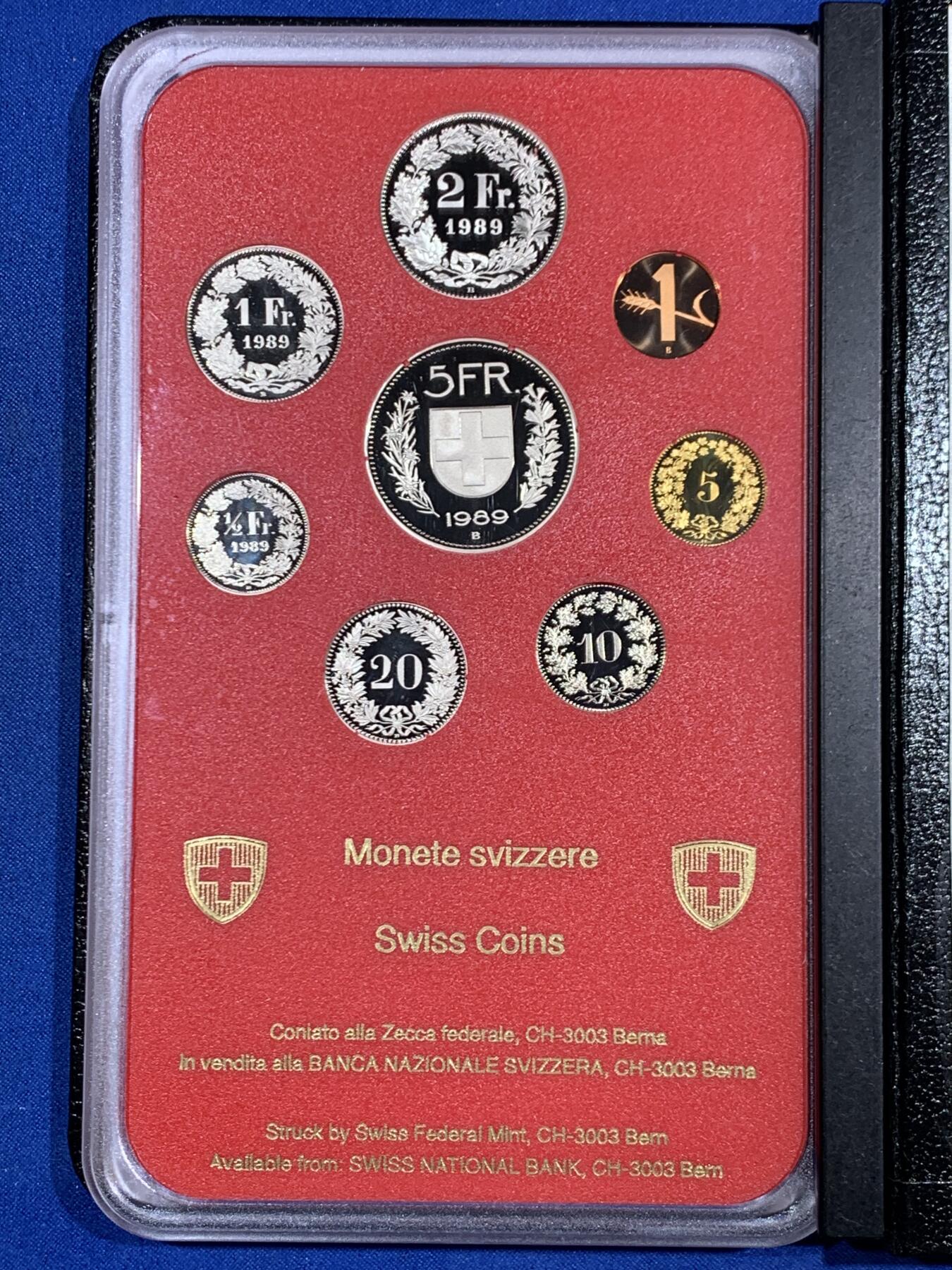 《竞宝斋》第468场 周日，周一 2场连拍 （全场包邮）欢迎送拍 瑞士1989年精制套币 册装