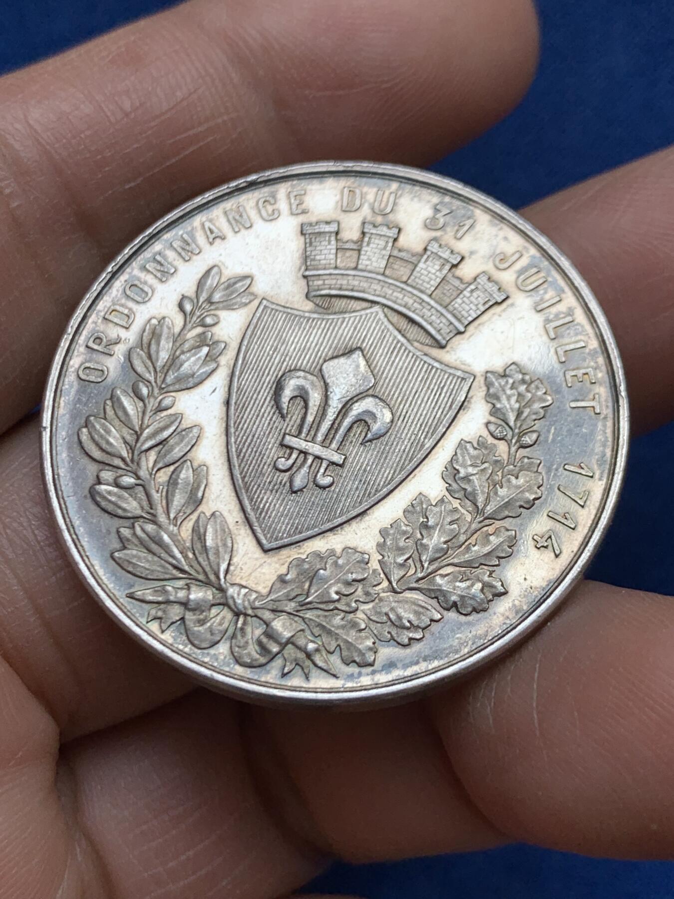 《竞宝斋》第468场 周日，周一 2场连拍 （全场包邮）欢迎送拍 法国1900年前后里尔商会银章 22.35克 36.7mm 丰饶角银标