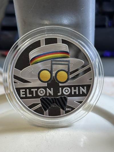 第193期拍卖 - 英国2020年音乐乐队传奇系列2艾尔顿·约翰彩银币，999银，1盎司，发行7500枚，有氧化点