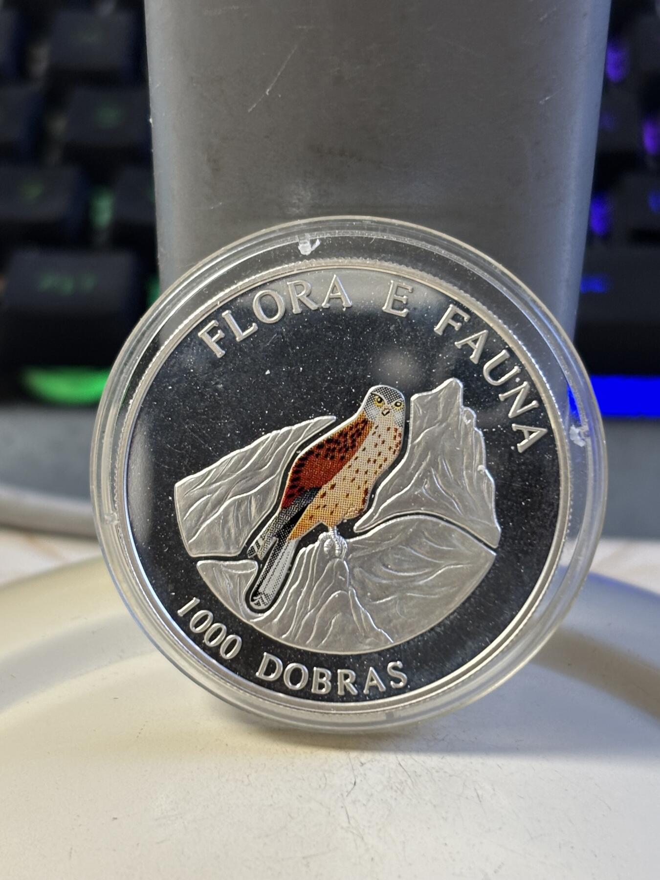 第193期拍卖 圣多美和普林西比1995年彩银鸟纪念银币，925银，25克，有氧化