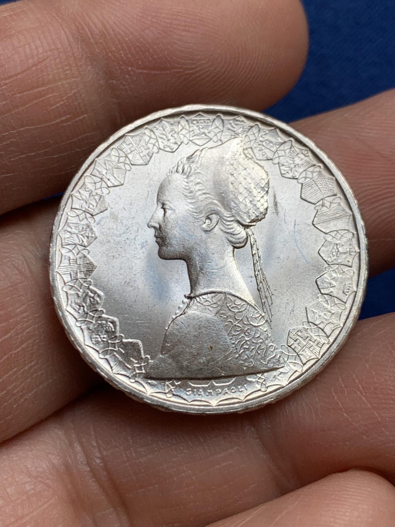 《竞宝斋》第468场 周日，周一 2场连拍 （全场包邮）欢迎送拍 意大利1966年帆船少女500里拉银币，原光好品，11g，835银