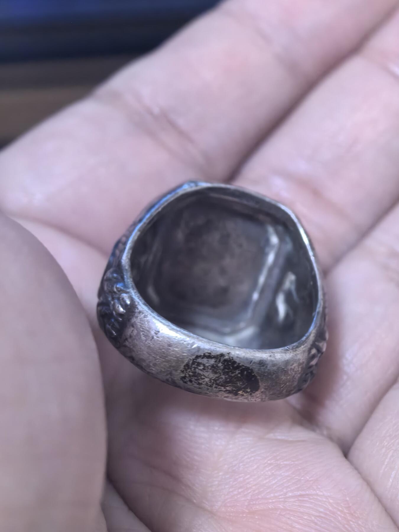 美德苏勋章奖章拍卖 本次各种都有 取消了保留价模式  德因原因只上2-3图 具体的想要的请联系我要完整图。都经过讨论未标明则全部是原品，保真 放心拍。3月4日晚上九点结束在麦稀奇 找不到的加我qq或者微信都是184277308备注苏章拍卖。