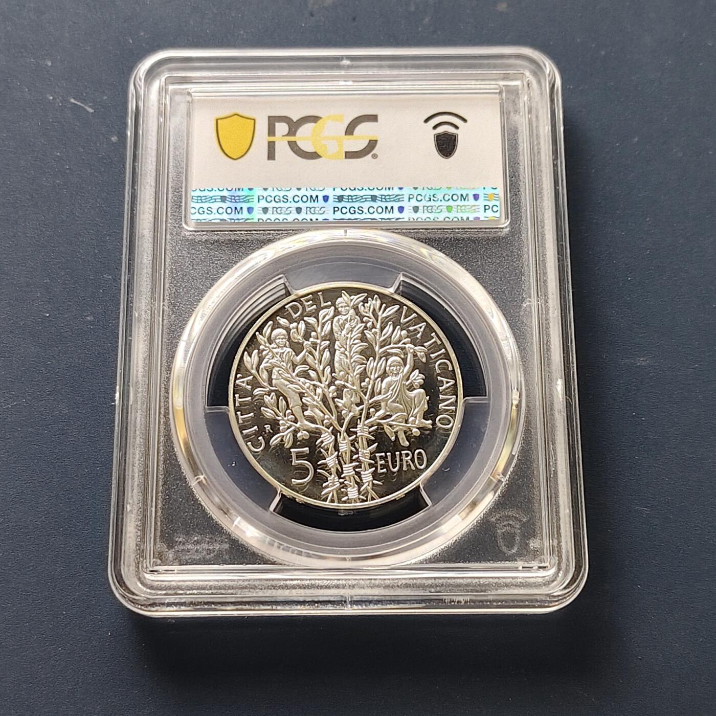 【全场包邮】纯粹捡漏拍511场 【收藏级·亚军分】梵蒂冈2005年5欧元二战结束60周年精制纪念银币【32毫米18克92.5%】-PCGS PR67 DCAM（更高分仅2枚）
