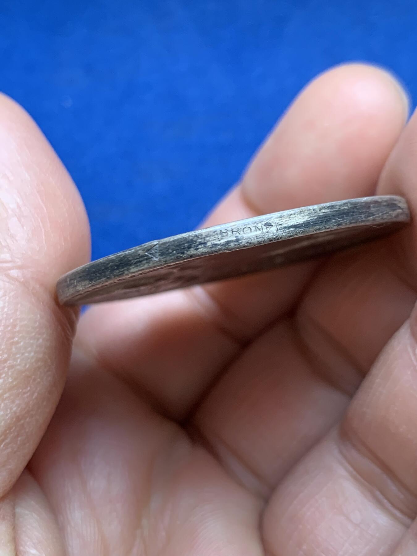 《竞宝斋》第468场 周日，周一 2场连拍 （全场包邮）欢迎送拍 法国击剑比赛镀银铜章 25.4克 39.5mm