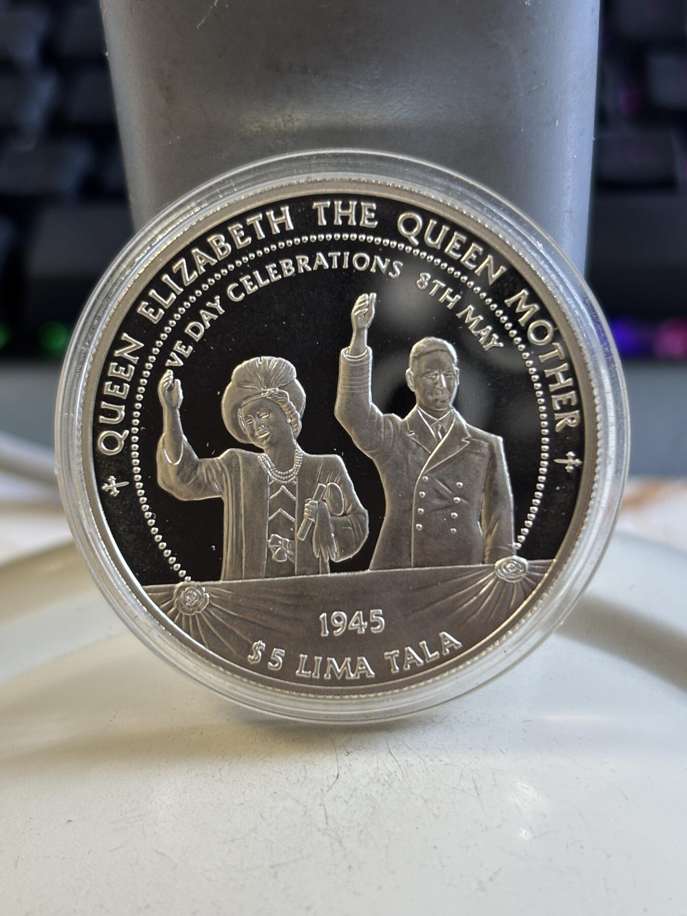 第193期拍卖 托克劳1997年庆祝国家独立活动纪念银币，28.28克925银，有氧化