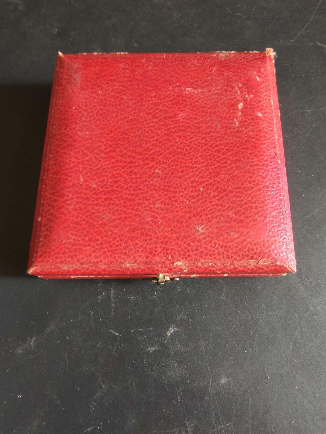 老王徽章第186期 法国农业协会大铜章    原盒     直径50mm    重量71.3g