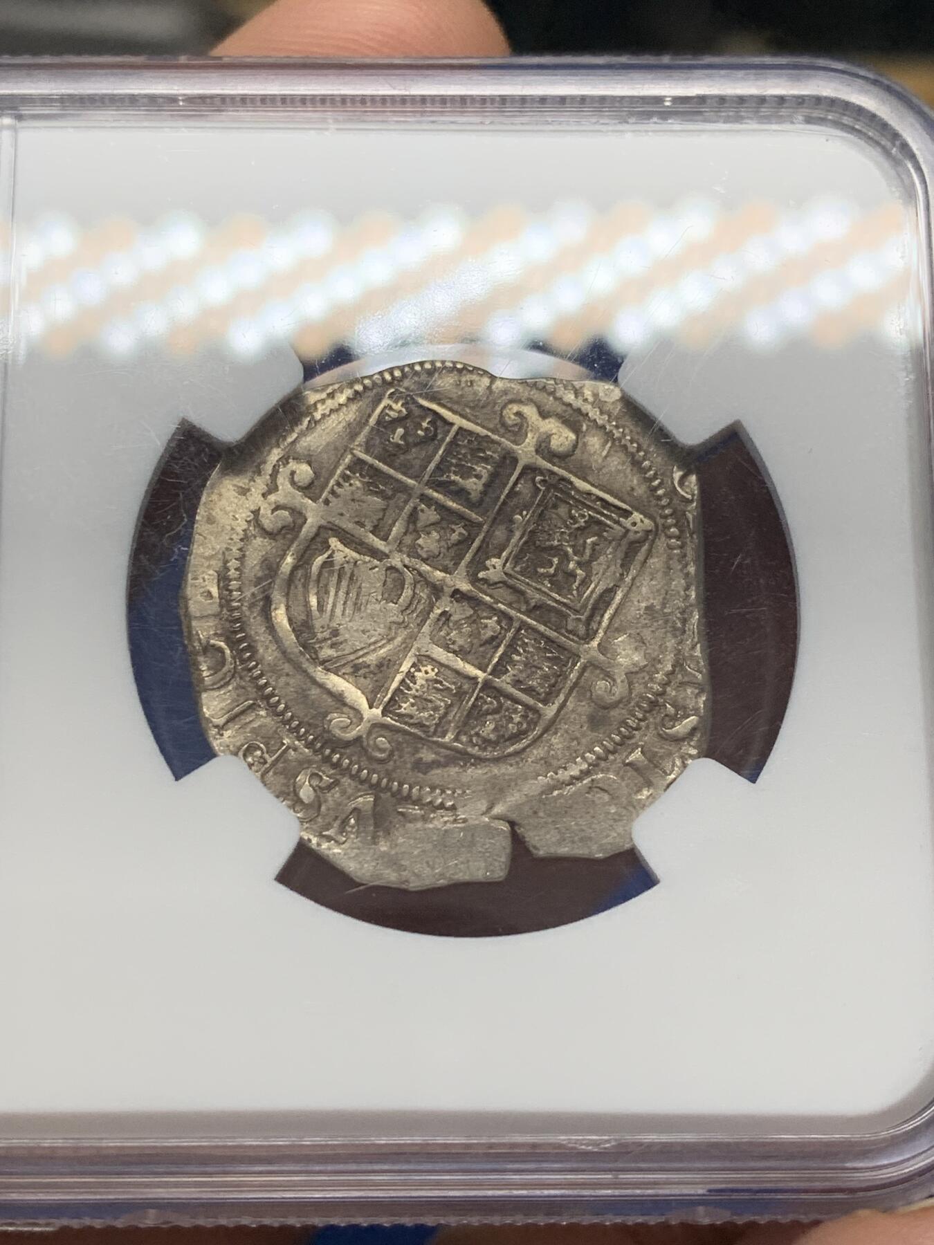 《竞宝斋》第468场 周日，周一 2场连拍 （全场包邮）欢迎送拍 NGC MS62 英格兰1625-49年 查理一世 1先令银币 币面打制清晰 人像面的五官和衣物以及盾徽面都近乎完美打制 国内外首见的高分 NGC唯一冠军分 值得收藏