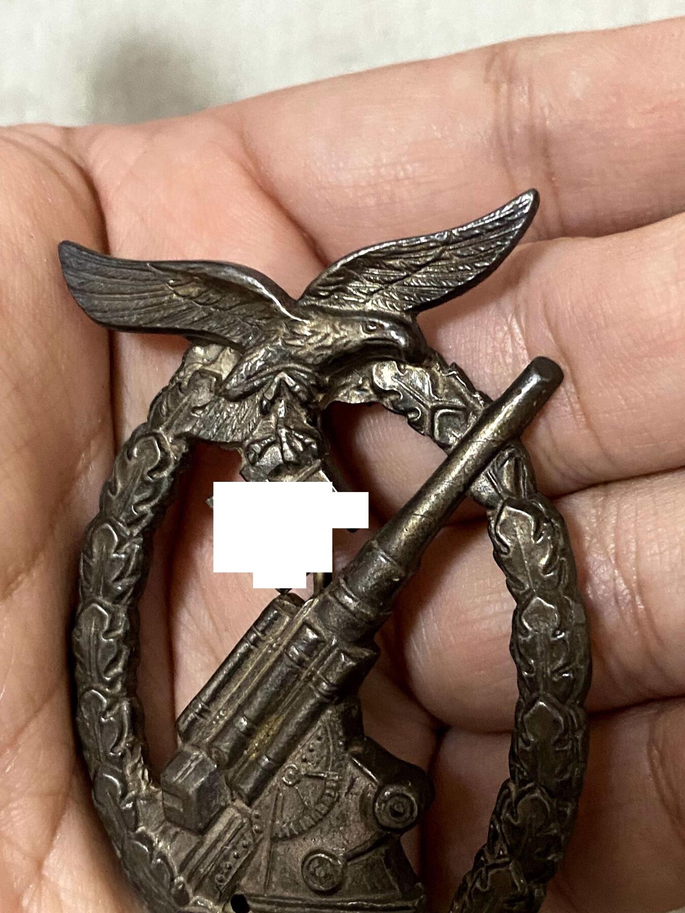 美德苏勋章奖章拍卖 本次各种都有 取消了保留价模式  德因原因只上2-3图 具体的想要的请联系我要完整图。都经过讨论未标明则全部是原品，保真 放心拍。3月4日晚上九点结束在麦稀奇 找不到的加我qq或者微信都是184277308备注苏章拍卖。