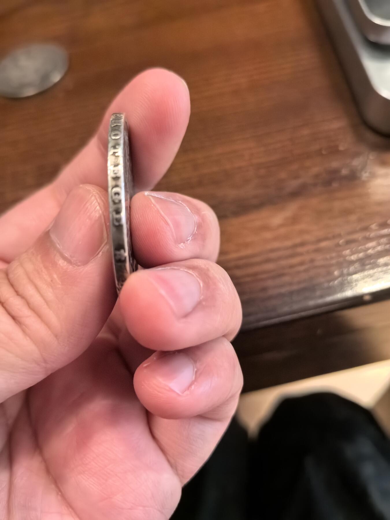 欧洲微章、铜章、银章和银币第三场 银币头颈下面有点伤24.6克