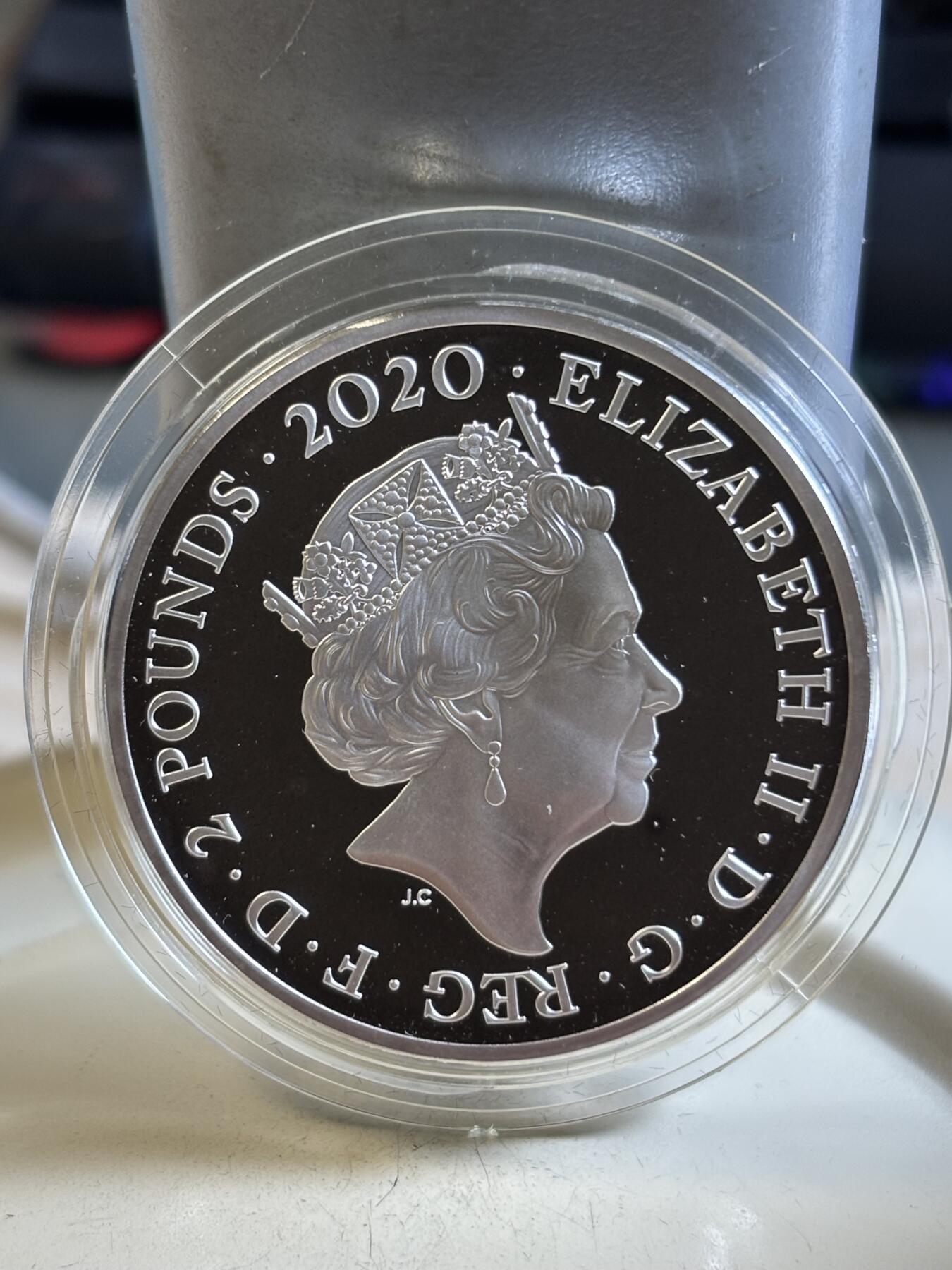 第193期拍卖 英国2020年音乐乐队传奇系列2艾尔顿·约翰彩银币，999银，1盎司，发行7500枚，有氧化点