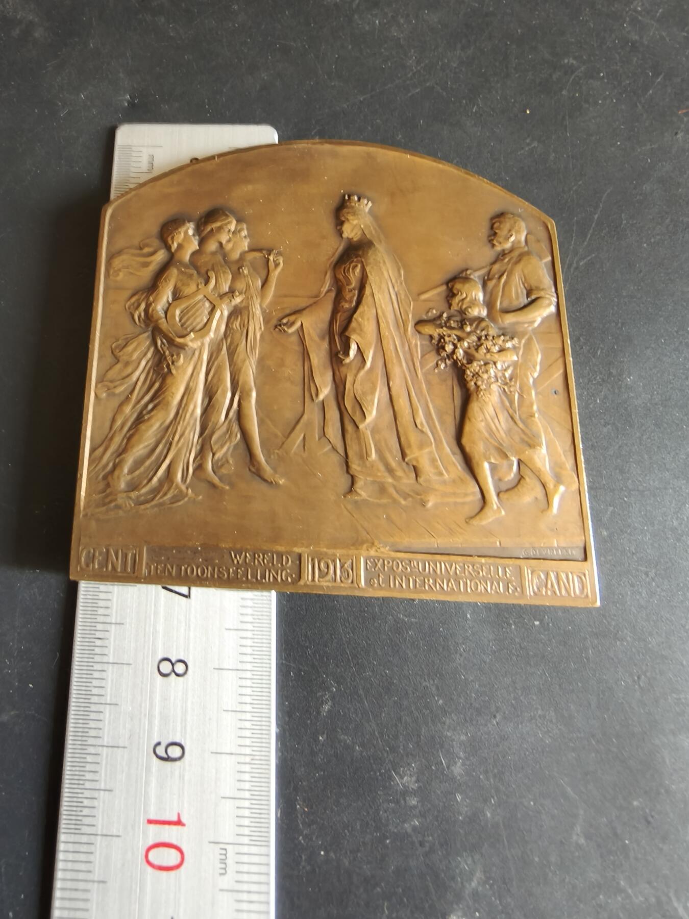 老王徽章第186期 比利时根特1913国际博览会方形大铜章     尺寸70×69mm     重量120g