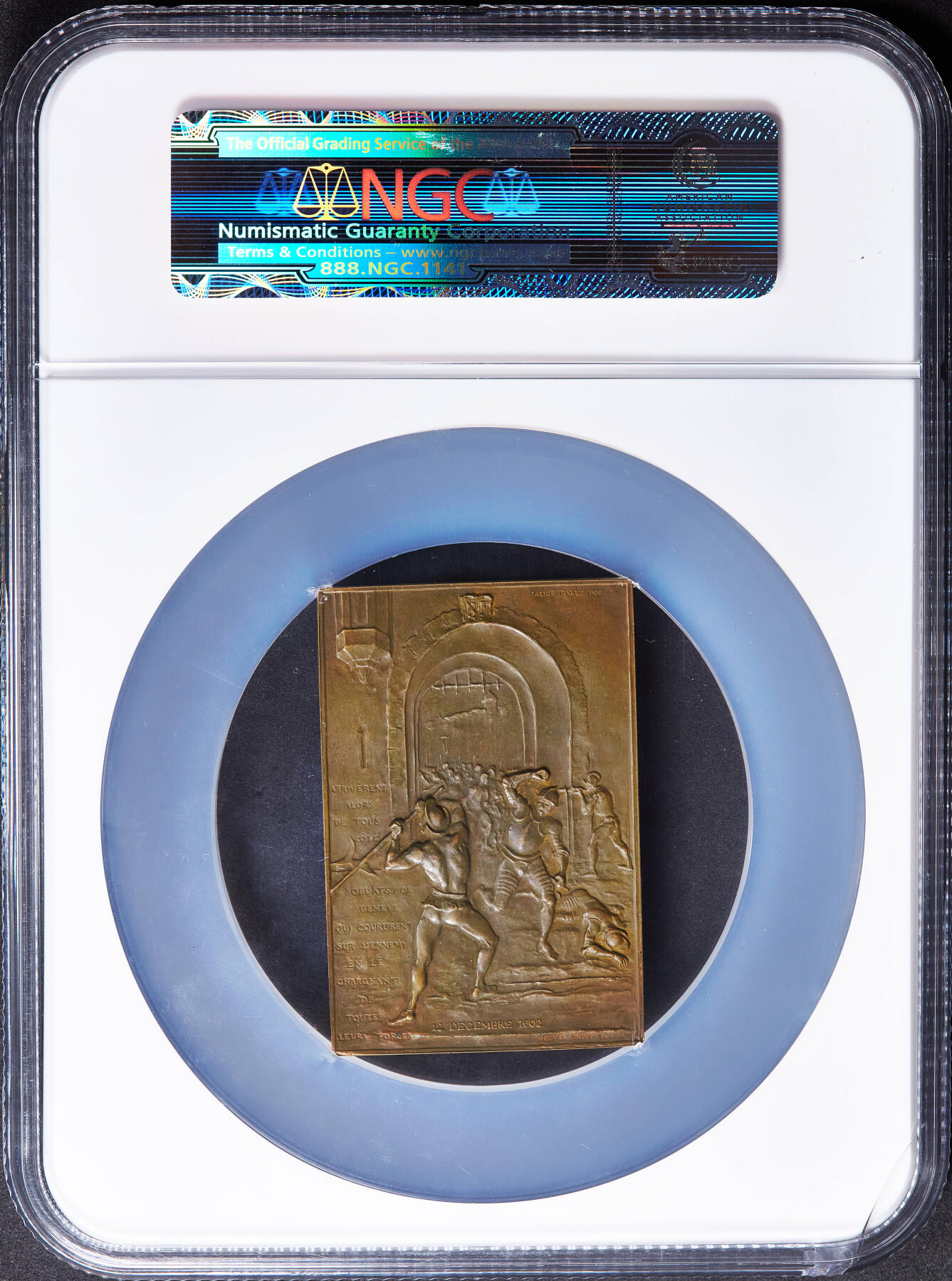 【俄甄集藏】2026年(049)03-18星期三 晚 19:30 全场包邮 瑞士日内瓦1902年纪念登城节300周年暨日内瓦射击节方形大铜章，NGC MS62，设计精美，尺寸：60mm×40mm，盒体边缘有小磕损，见详图