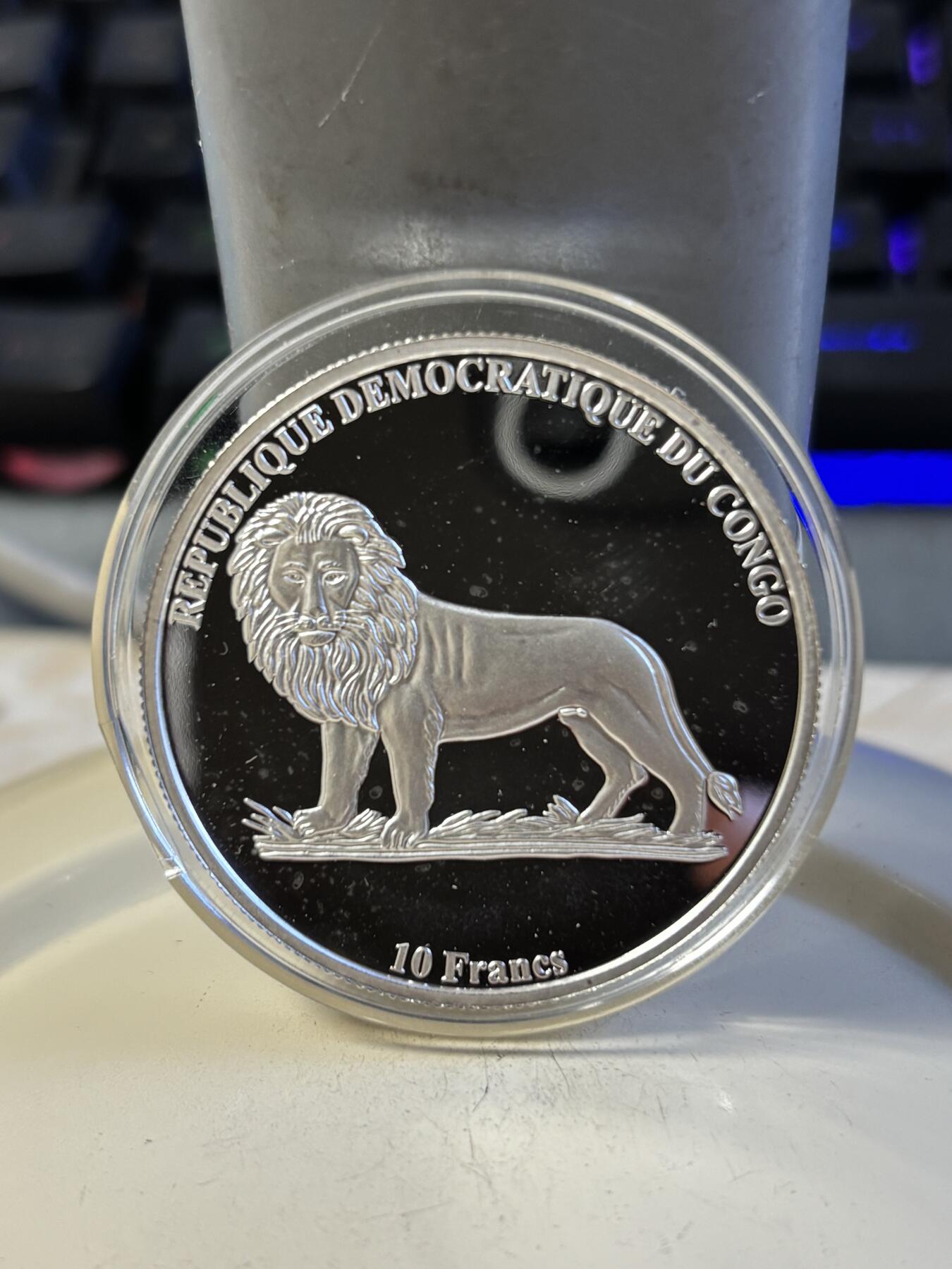 第193期拍卖 刚果2002年二战美国将领巴顿精制银币，925银，26克银价227，有瑕疵