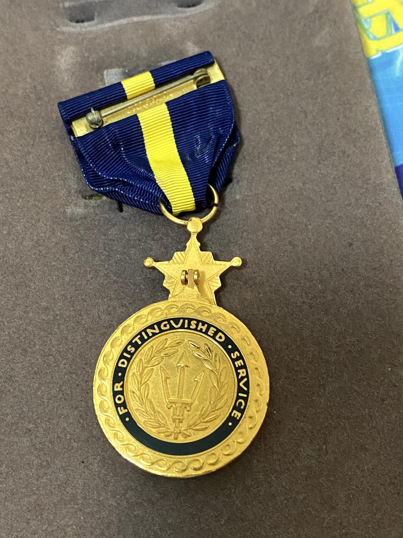 美德苏勋章奖章拍卖 本次各种都有 取消了保留价模式  德因原因只上2-3图 具体的想要的请联系我要完整图。都经过讨论未标明则全部是原品，保真 放心拍。3月4日晚上九点结束在麦稀奇 找不到的加我qq或者微信都是184277308备注苏章拍卖。