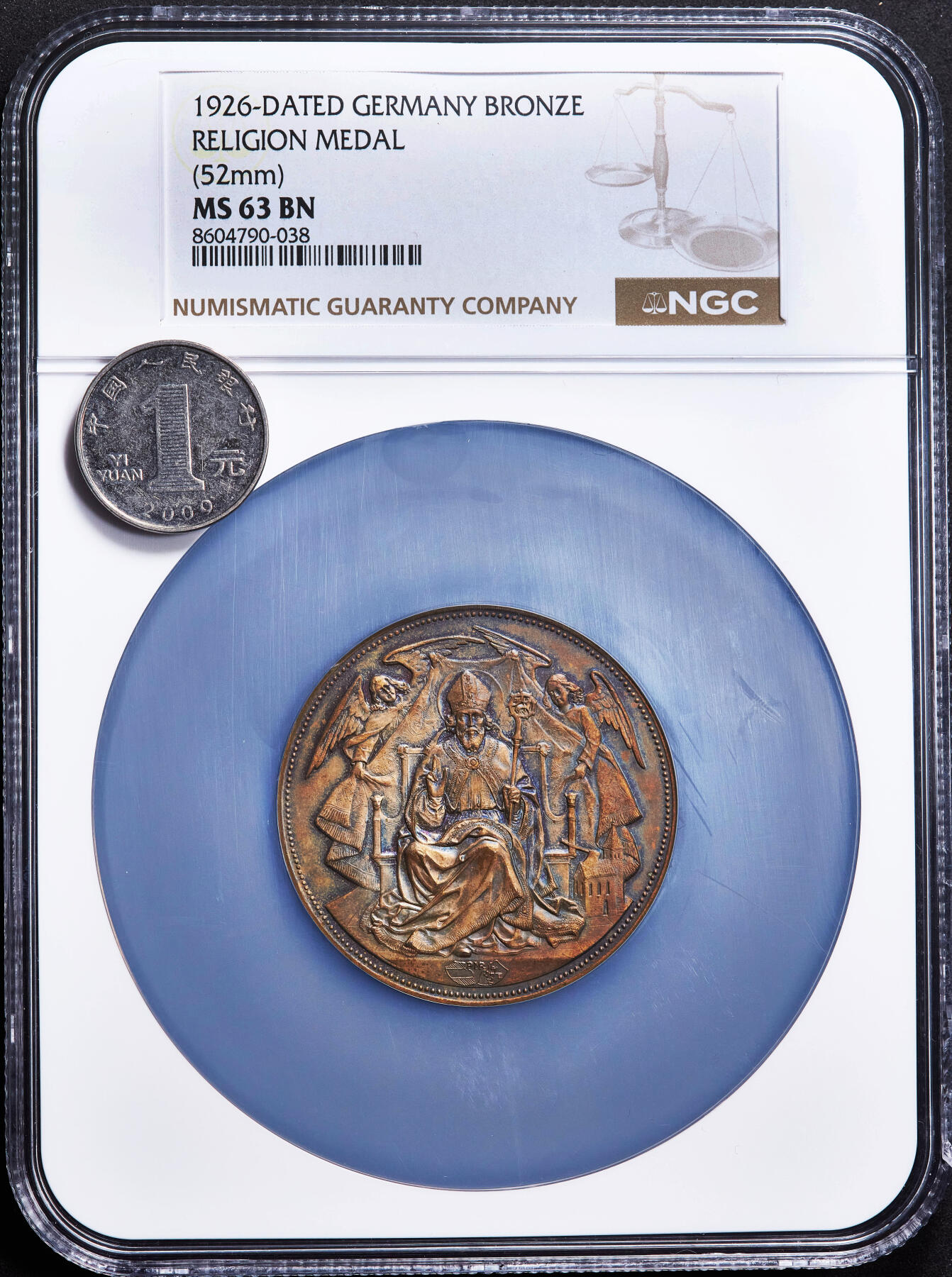 【俄甄集藏】2026年(049)03-18星期三 晚 19:30 全场包邮 德国1926年纪念基希贝格的圣沃尔夫冈朝圣教堂完成重建大铜章，NGC MS63，稀有品种，直径：52mm，盒体边缘有小裂，见详图